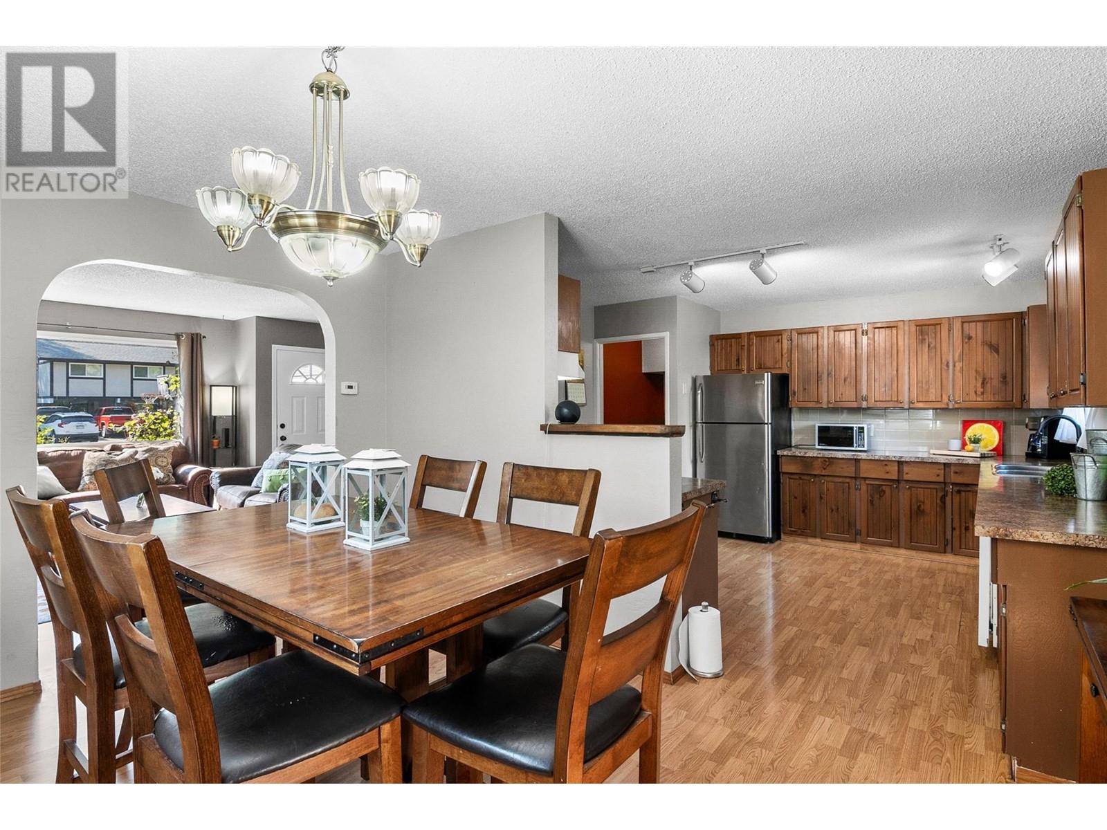 358 Pearkes Drive Property Photo 16
