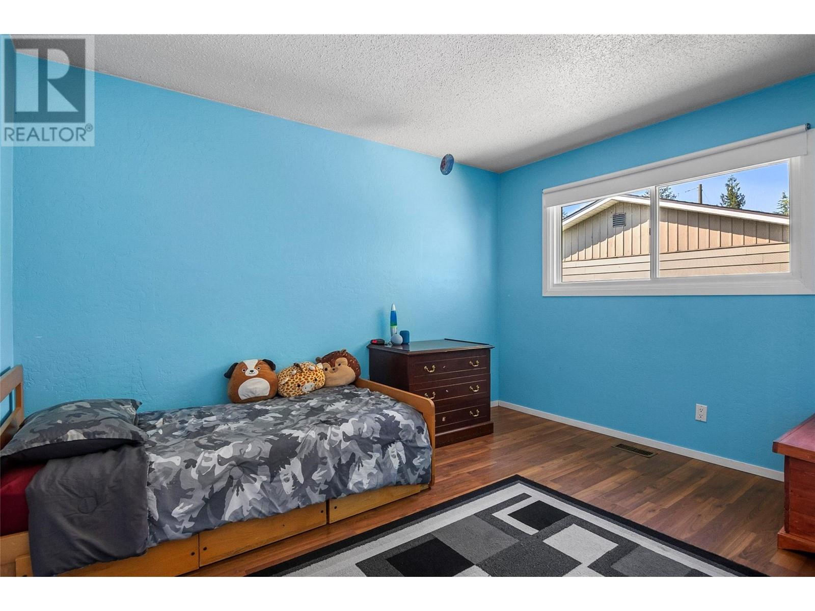 358 Pearkes Drive Property Photo 22