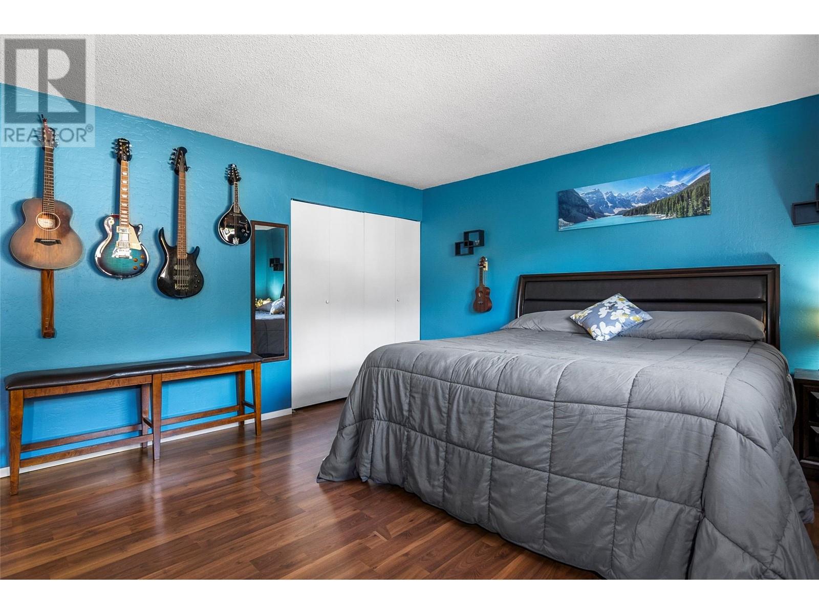 358 Pearkes Drive Property Photo 24