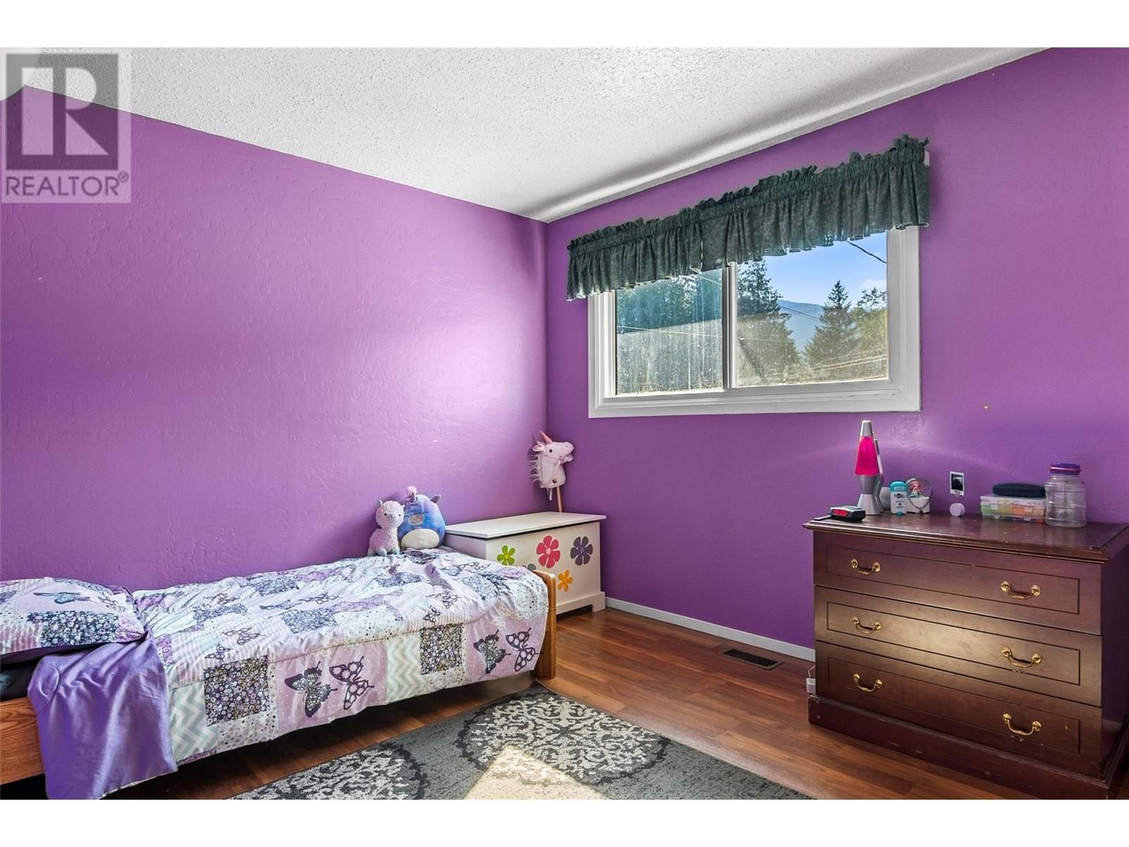 358 Pearkes Drive Property Photo 26