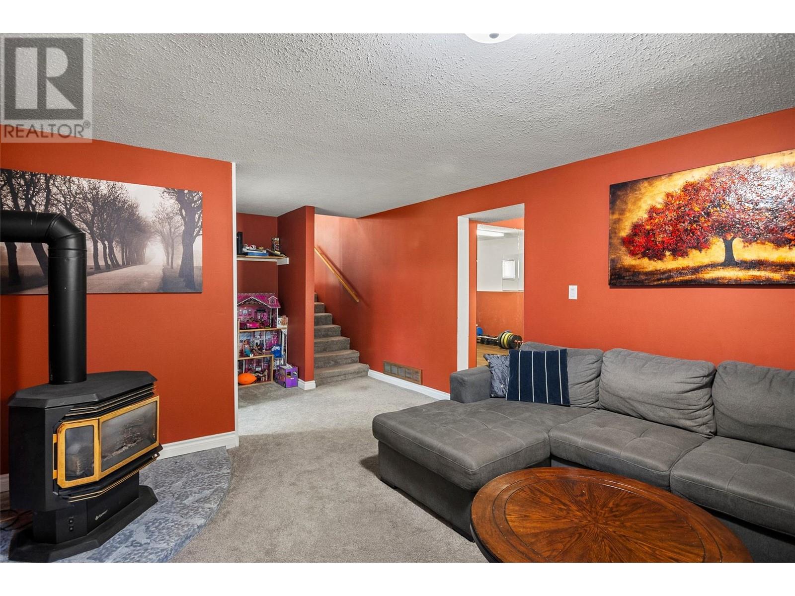 358 Pearkes Drive Property Photo 28