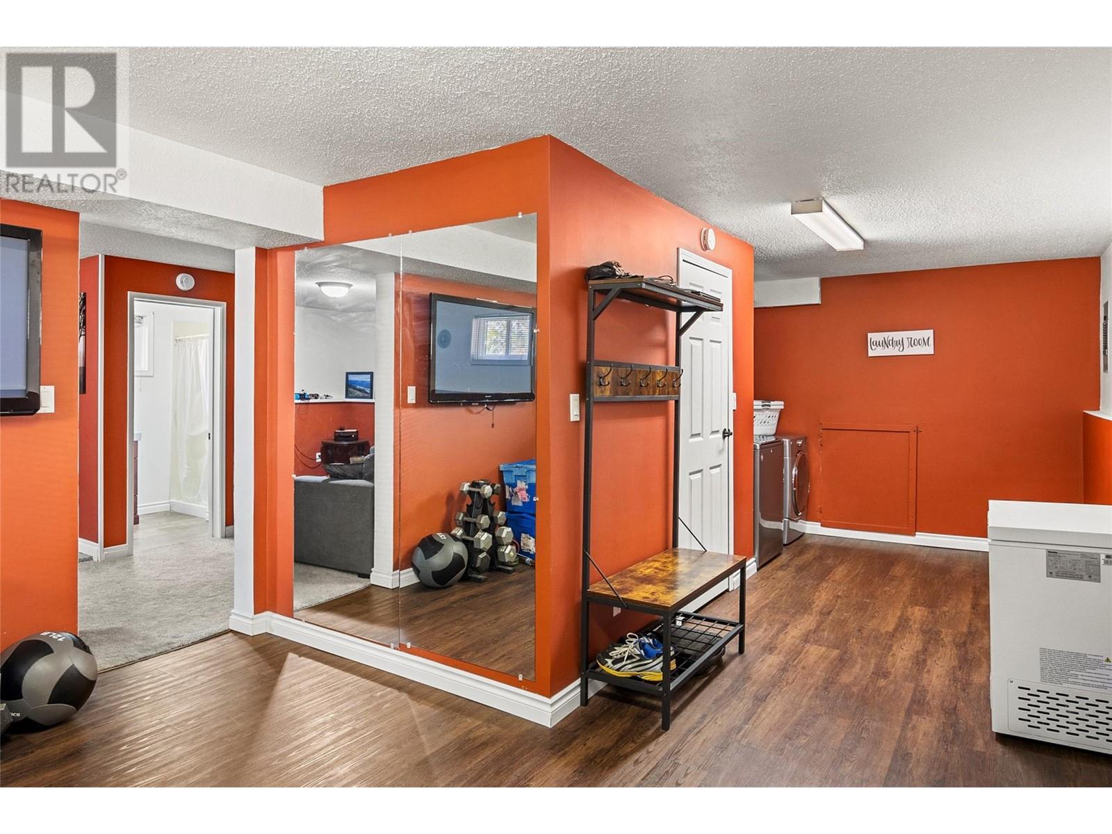 358 Pearkes Drive Property Photo 31