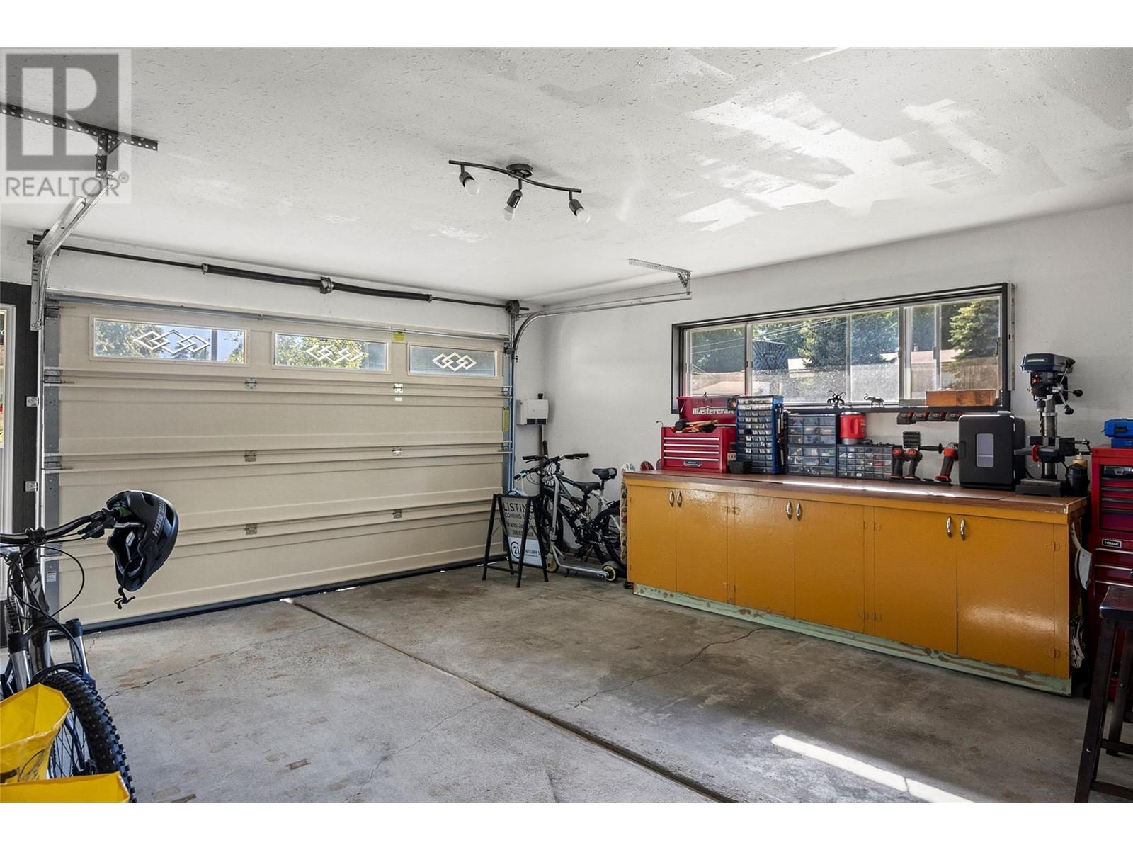 358 Pearkes Drive Property Photo 33