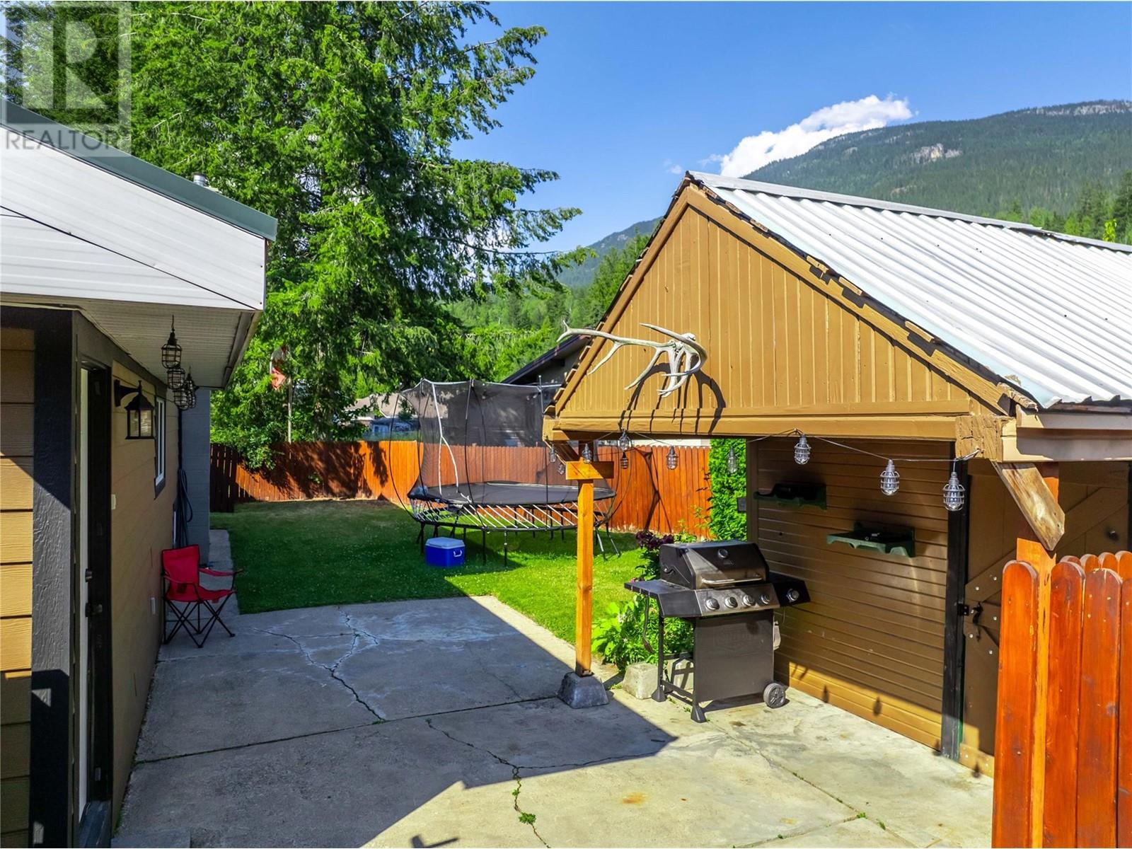 358 Pearkes Drive Property Photo 34