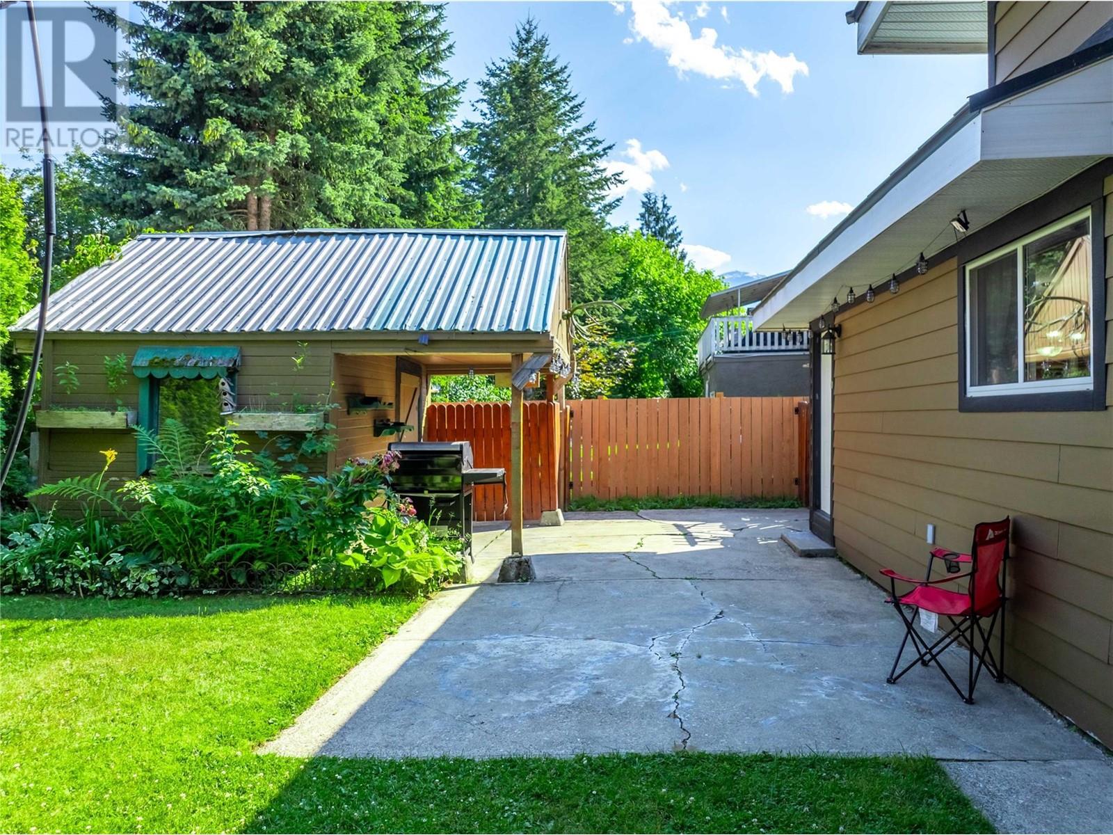 358 Pearkes Drive Property Photo 39