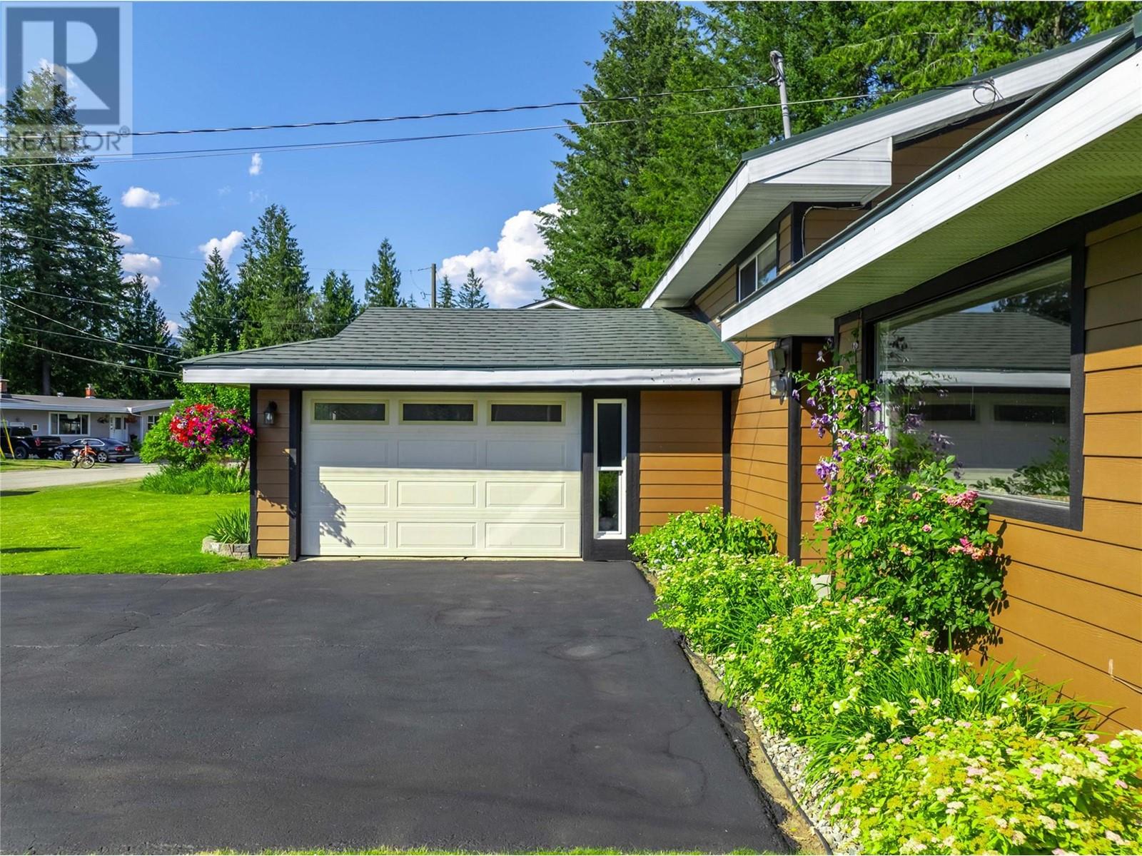 358 Pearkes Drive Property Photo 41