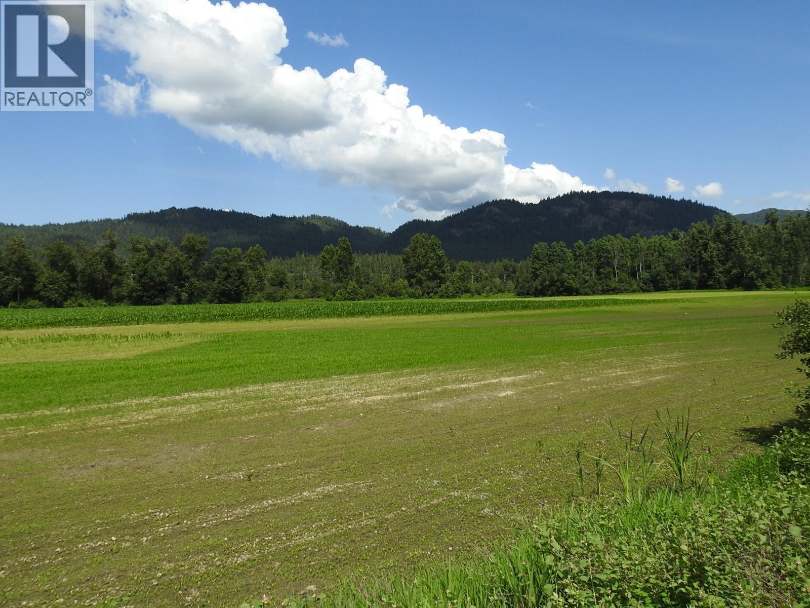 7160 97-a Highway Property Photo 3