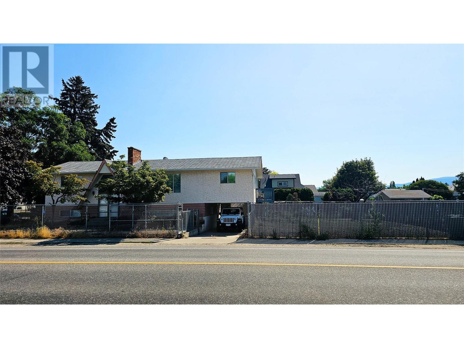 2835 Richter Street Property Photo 7