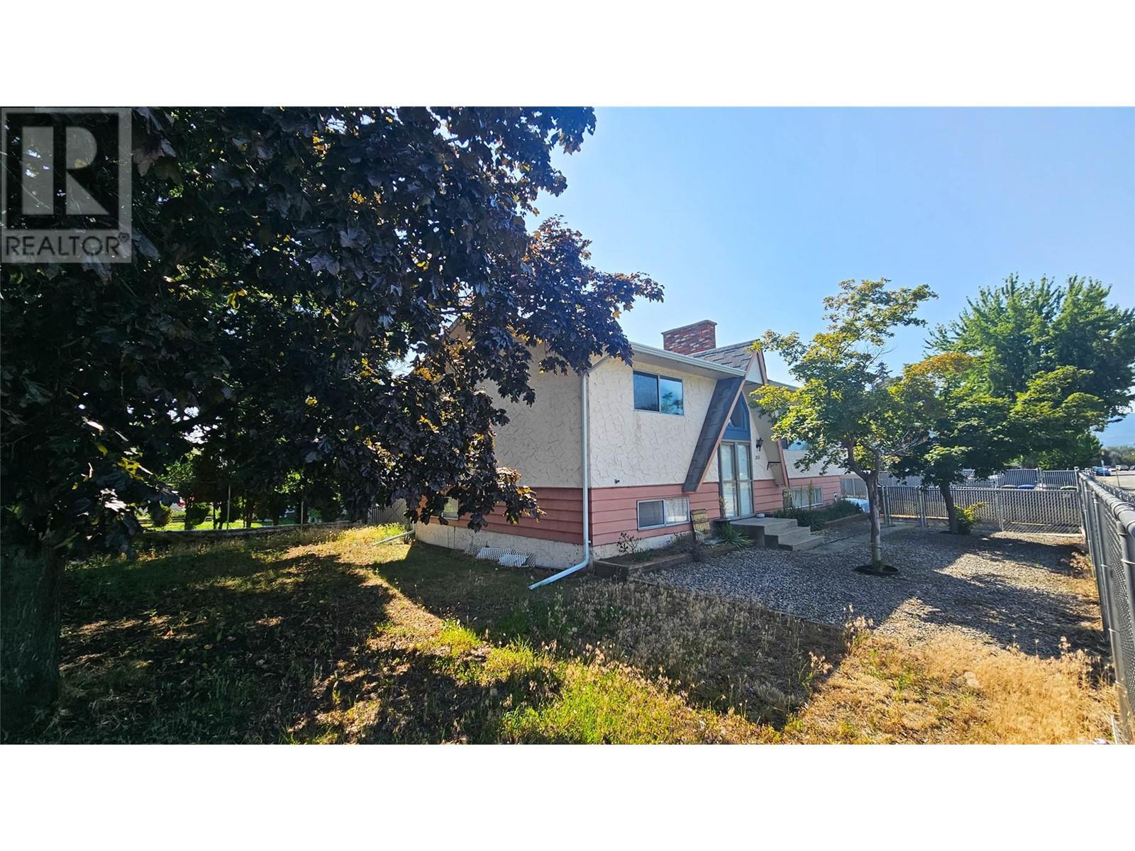 2835 Richter Street Property Photo 10