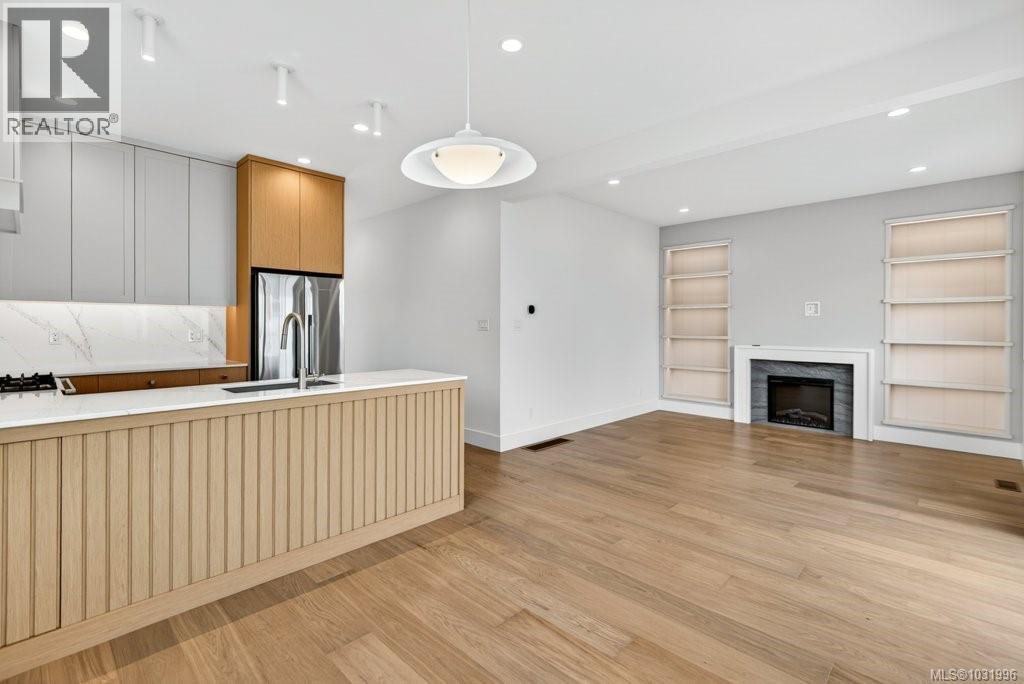D 875 Grumman Pl Property Photo 7