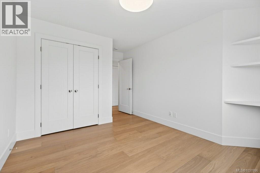 D 875 Grumman Pl Property Photo 24