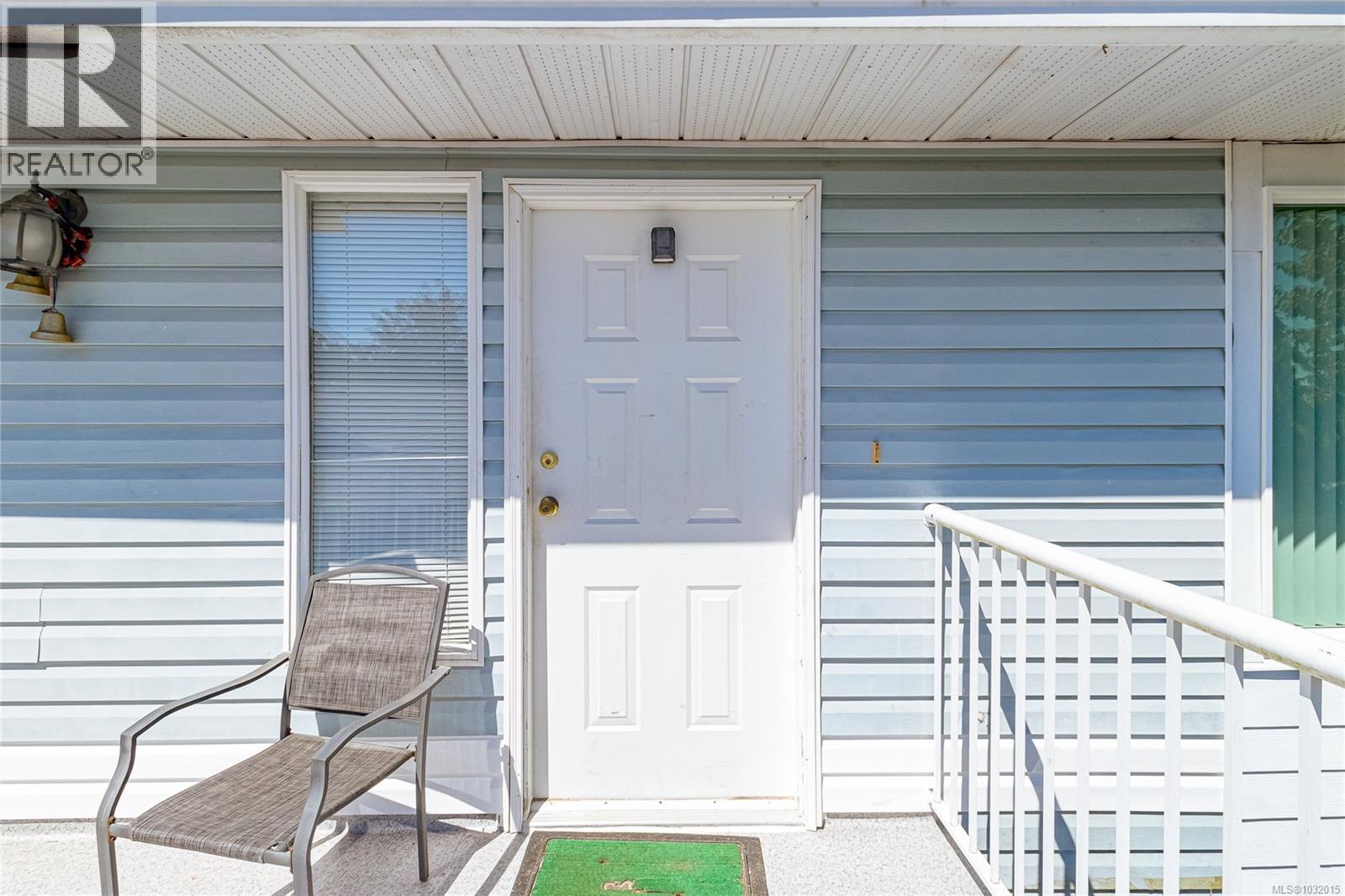 9975 Victoria Rd Property Photo 12