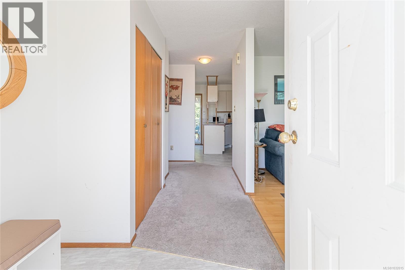 9975 Victoria Rd Property Photo 13