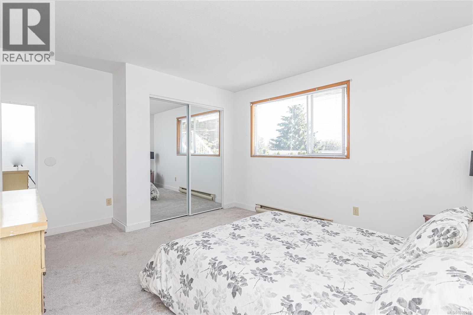 9975 Victoria Rd Property Photo 28