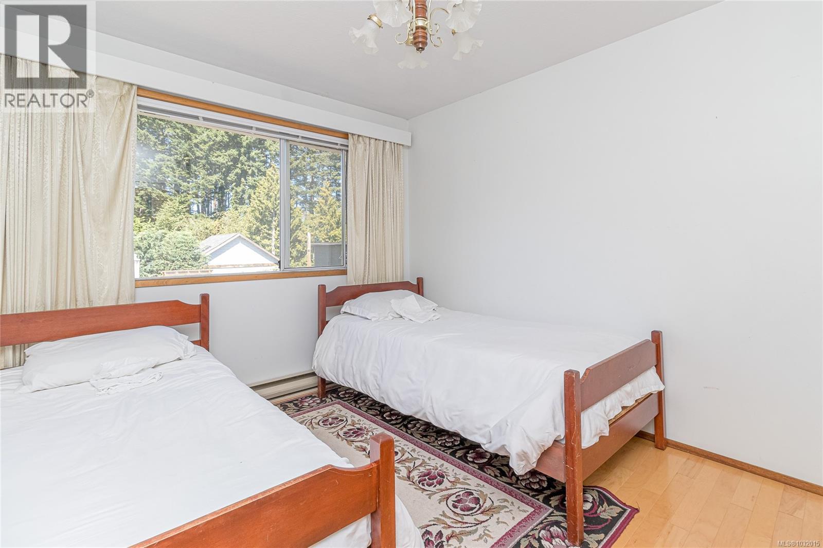 9975 Victoria Rd Property Photo 31