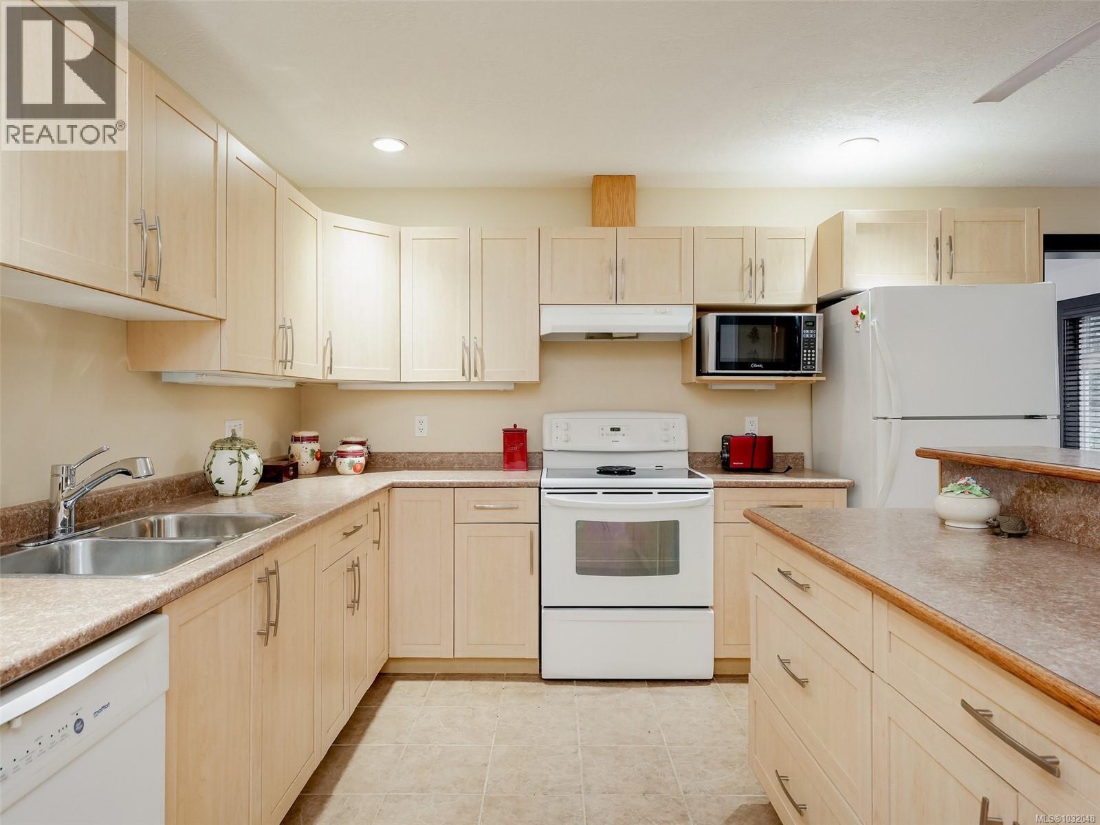 9907 Galaran Rd Property Photo 4