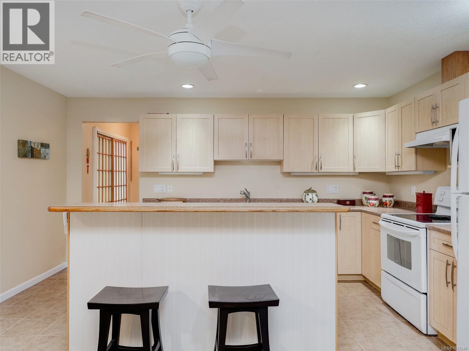 9907 Galaran Rd Property Photo 6