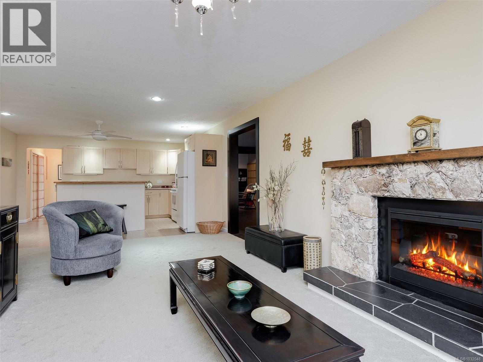 9907 Galaran Rd Property Photo 8