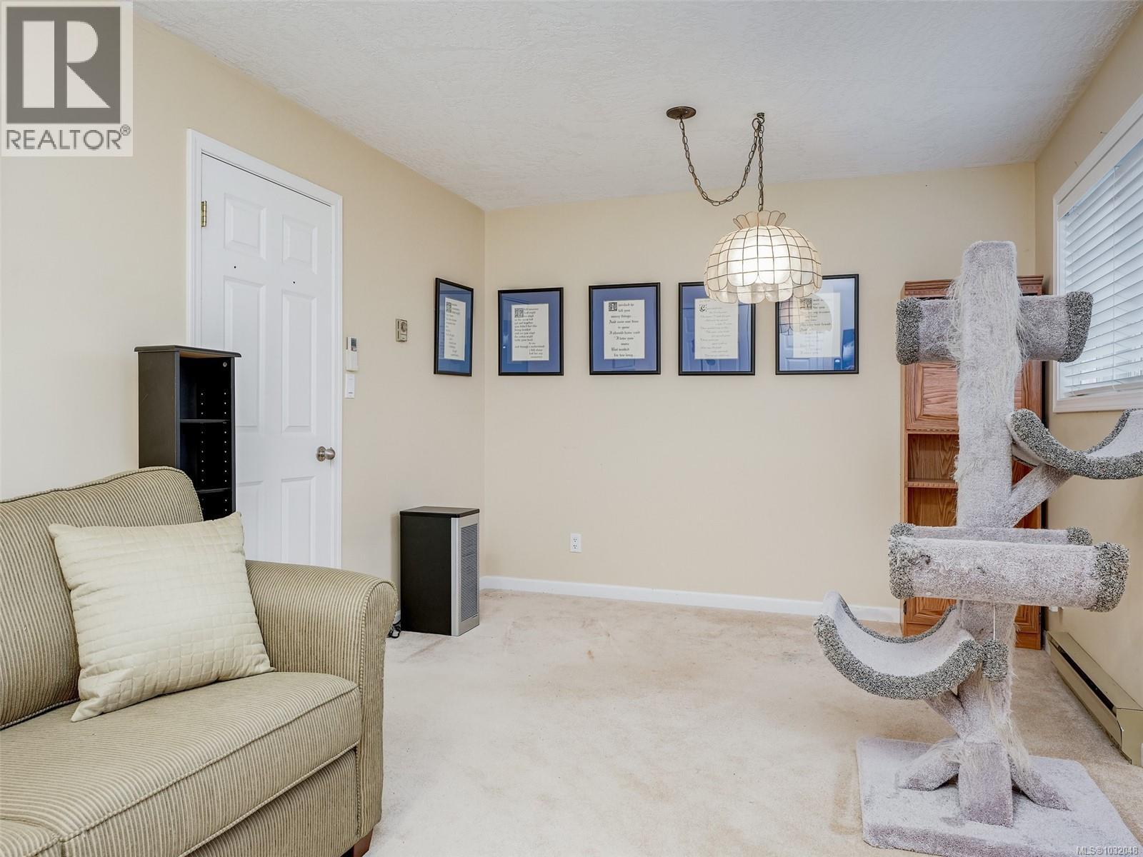 9907 Galaran Rd Property Photo 16