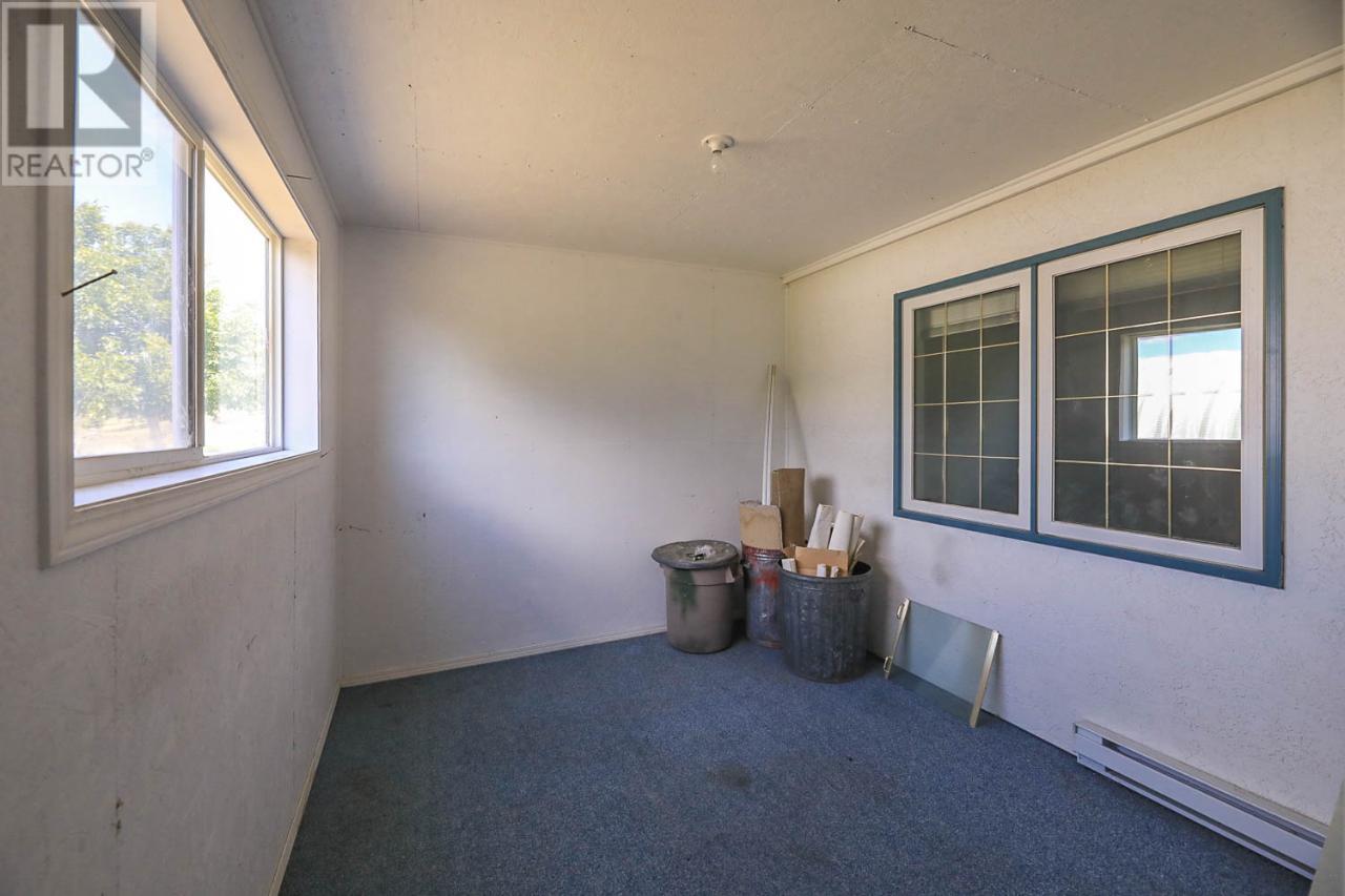 1260 Broughton Avenue Property Photo 40