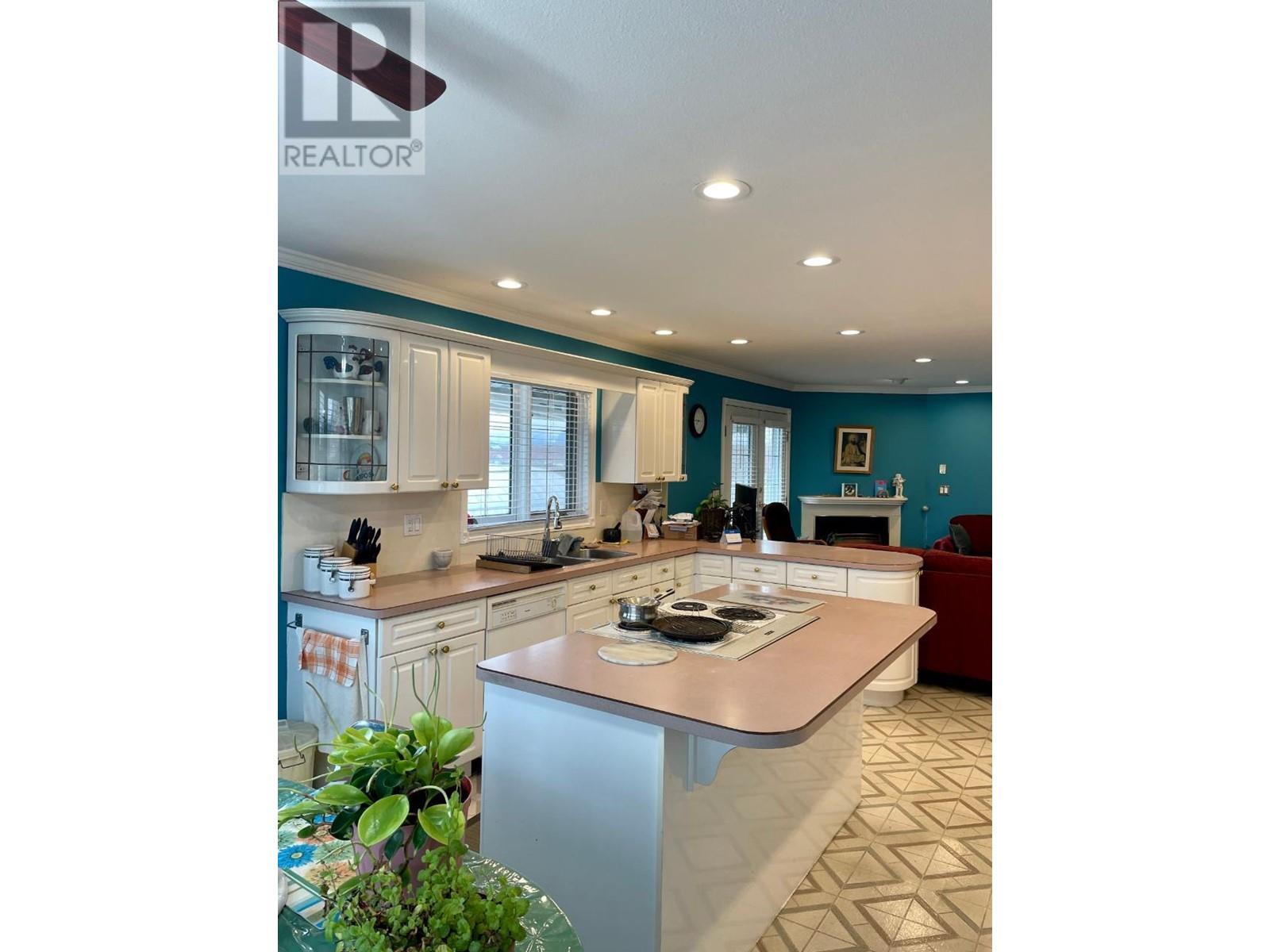 1260 Broughton Avenue Property Photo 44