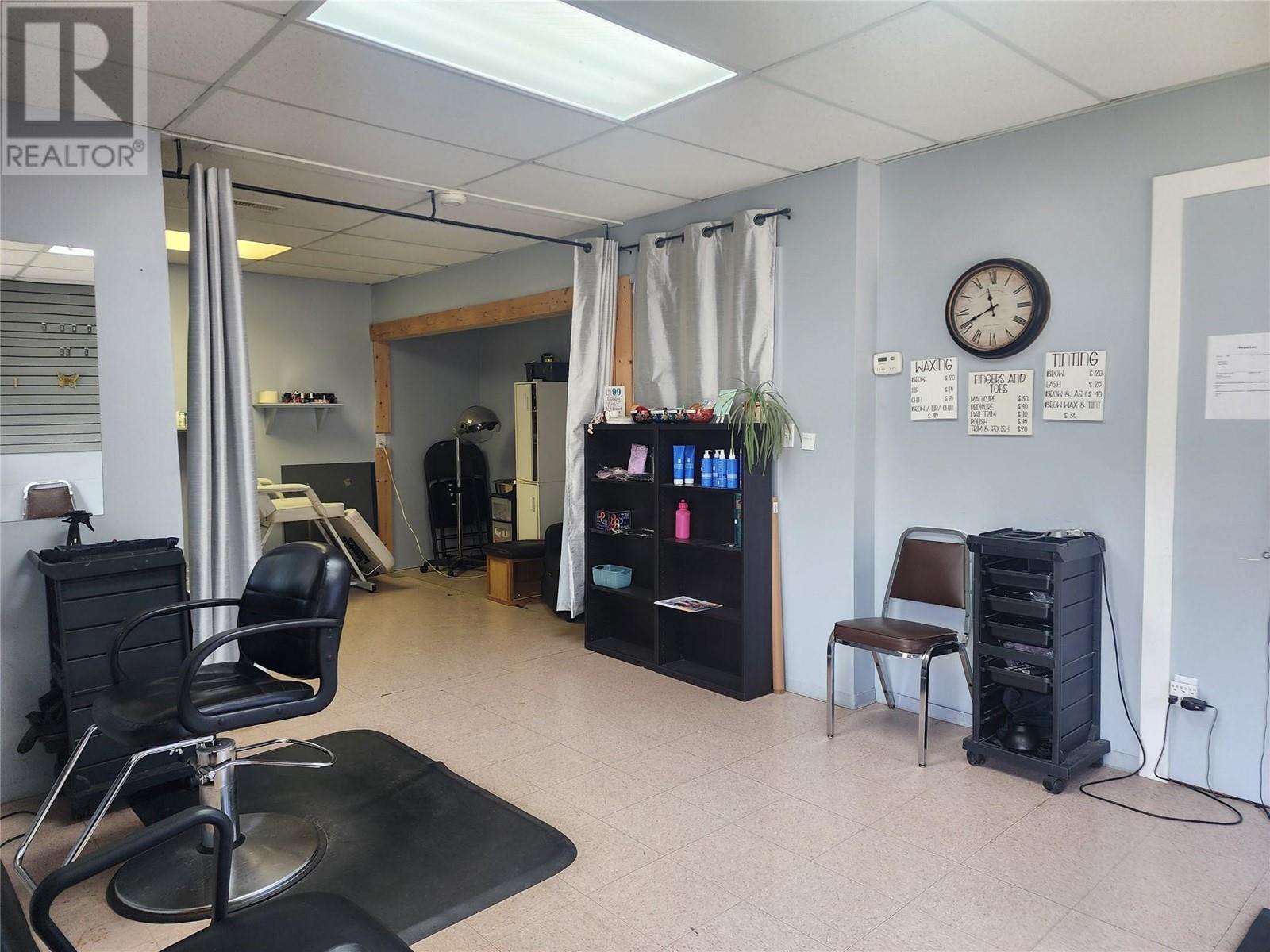 5683 97 Highway N Property Photo 4
