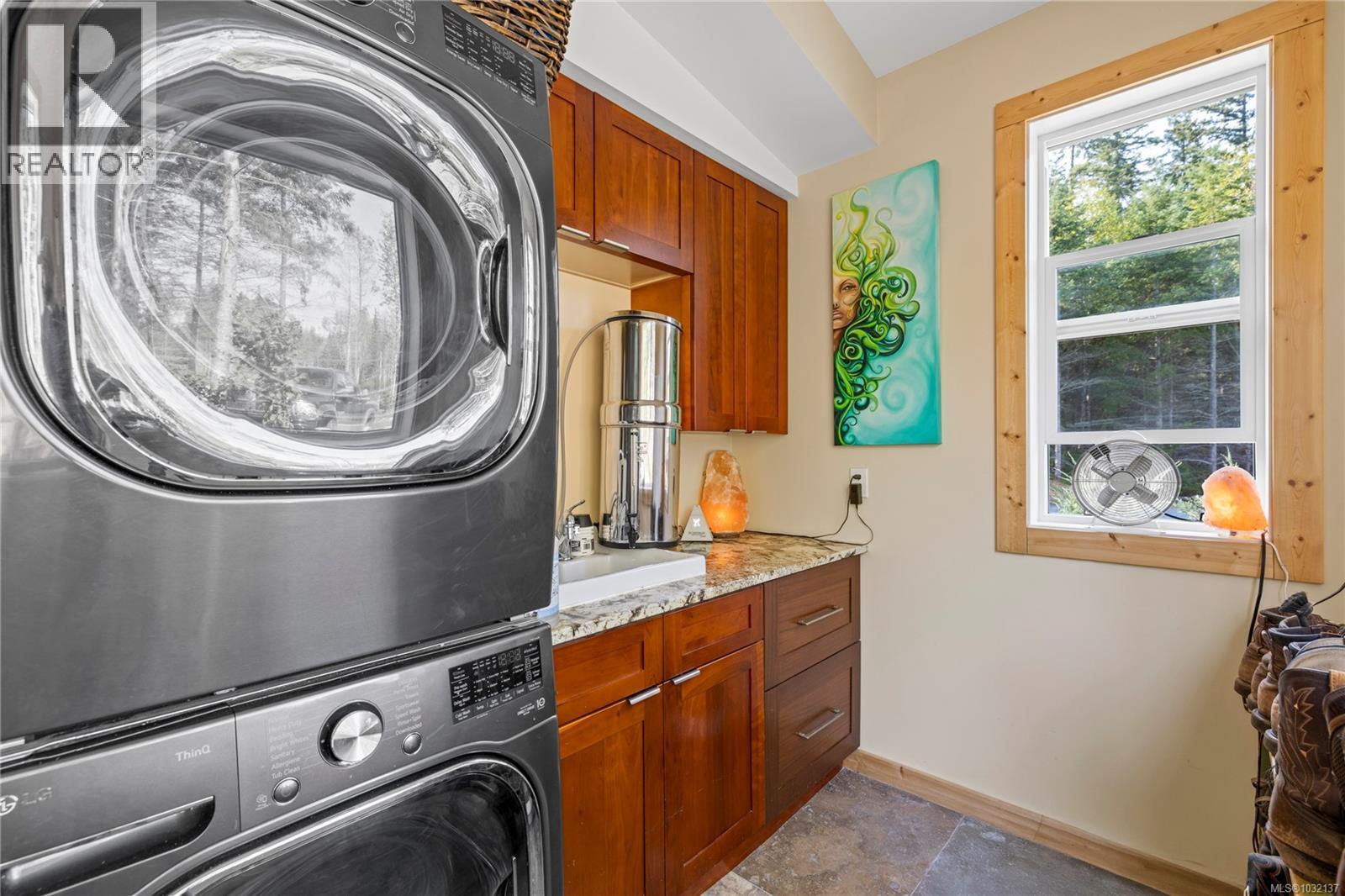 440 Gilbert Rd Property Photo 18