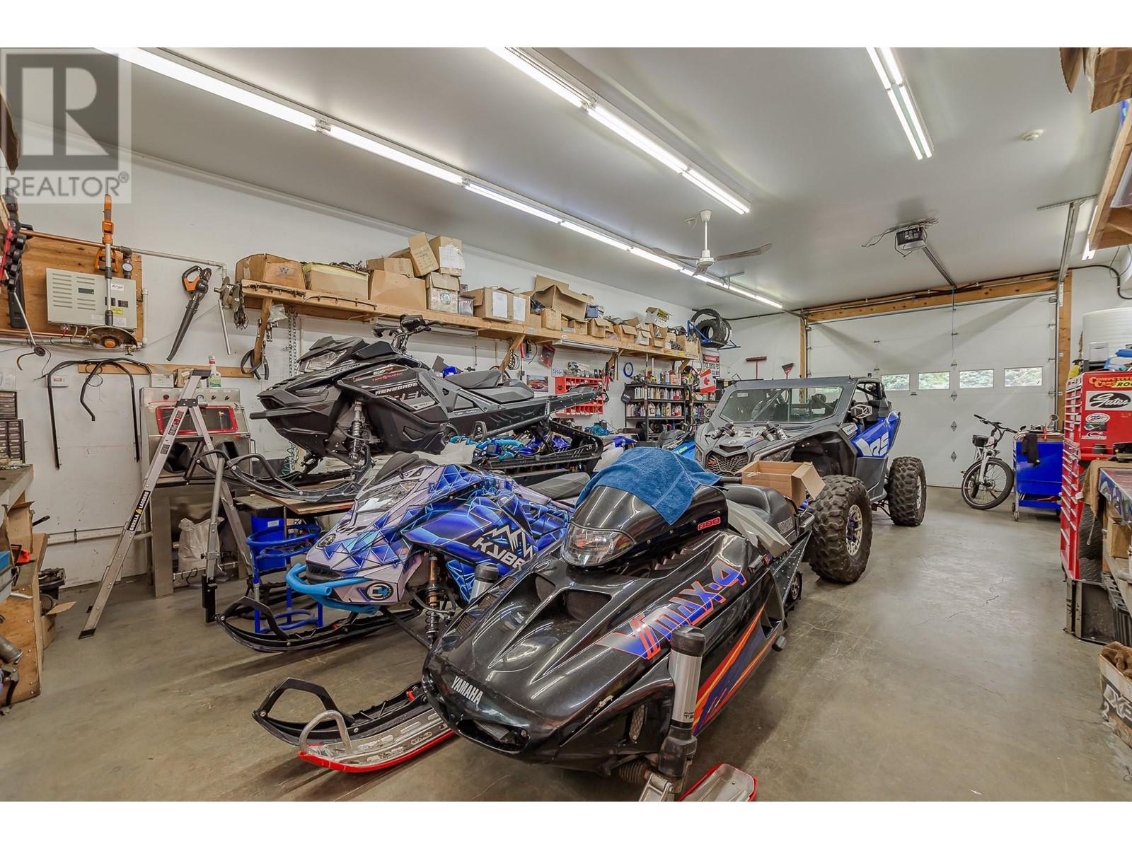 725 Trans Canada Frontage Road Property Photo 18