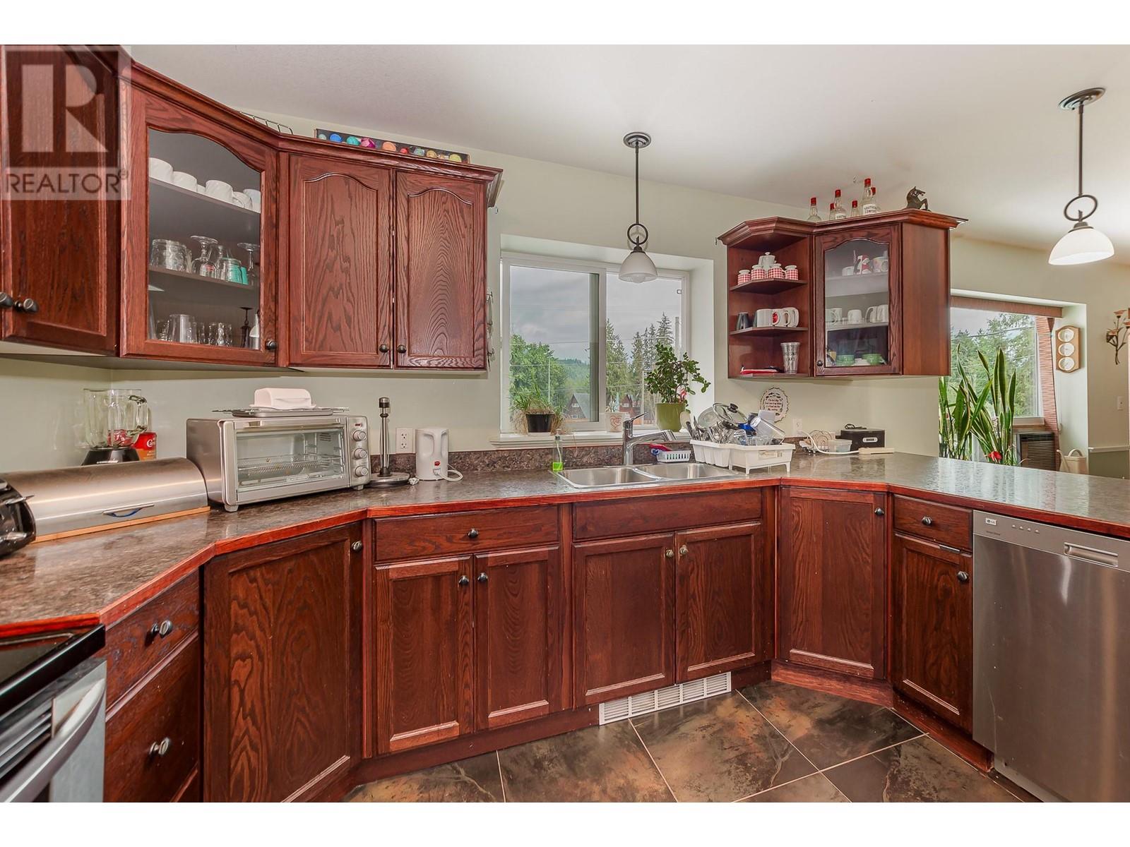725 Trans Canada Frontage Road Property Photo 36