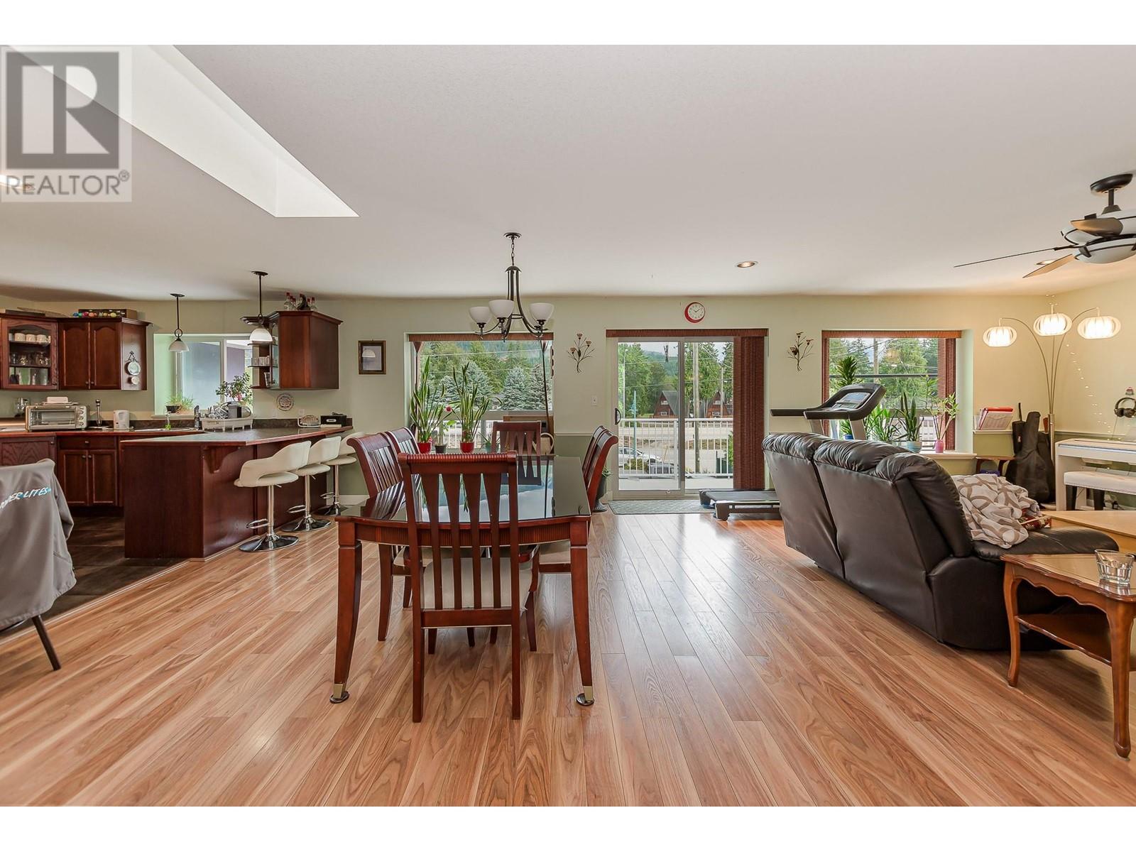 725 Trans Canada Frontage Road Property Photo 44