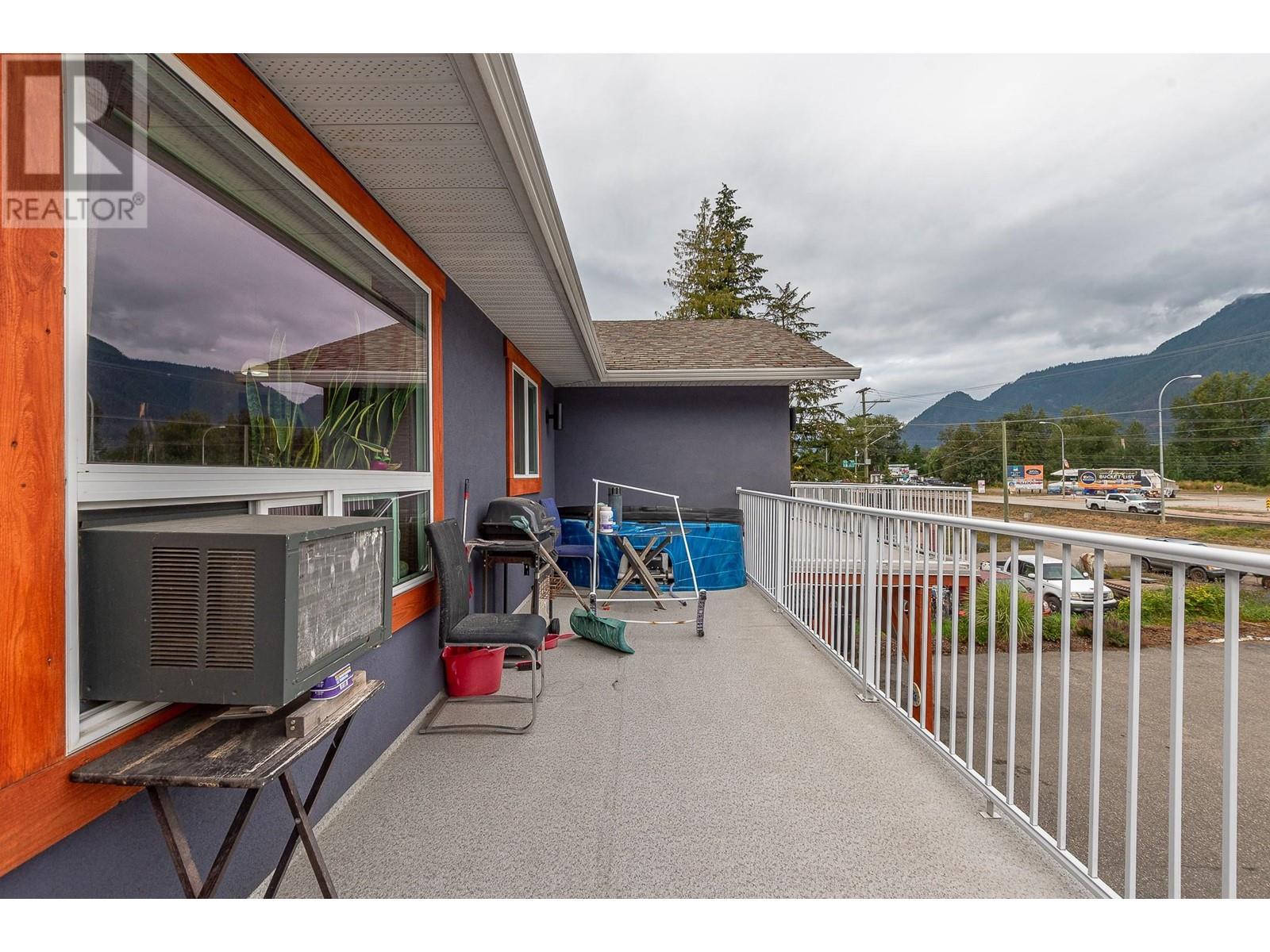725 Trans Canada Frontage Road Property Photo 52