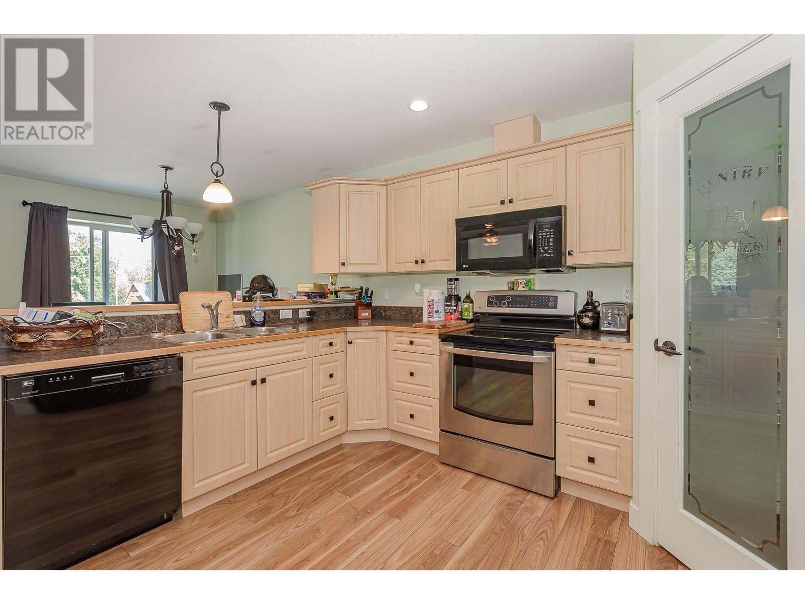 725 Trans Canada Frontage Road Property Photo 65