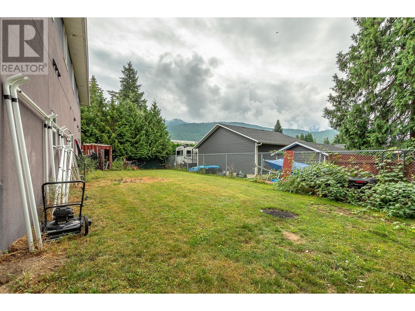 725 Trans Canada Frontage Road Property Photo 77
