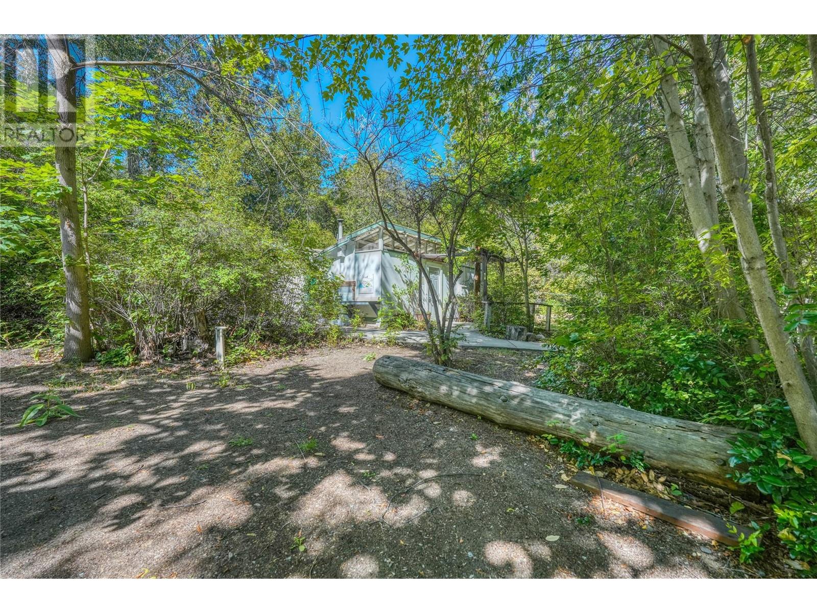 3960 Beach Avenue Property Photo 11