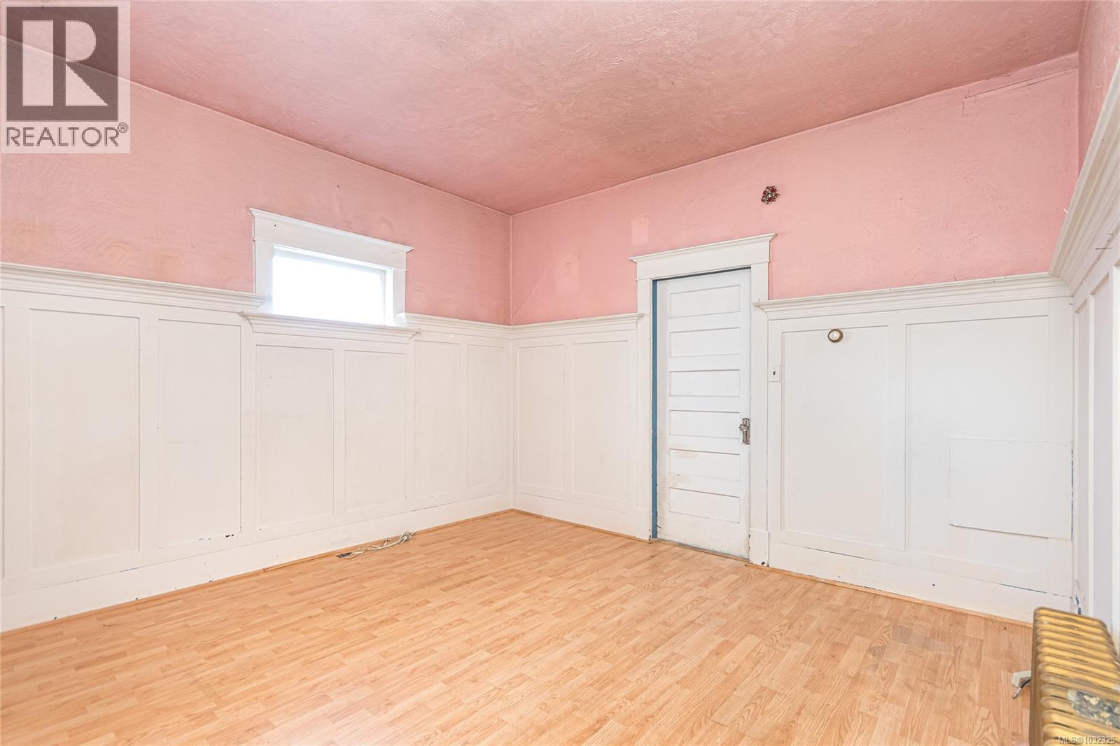 824 Ellery St Property Photo 4