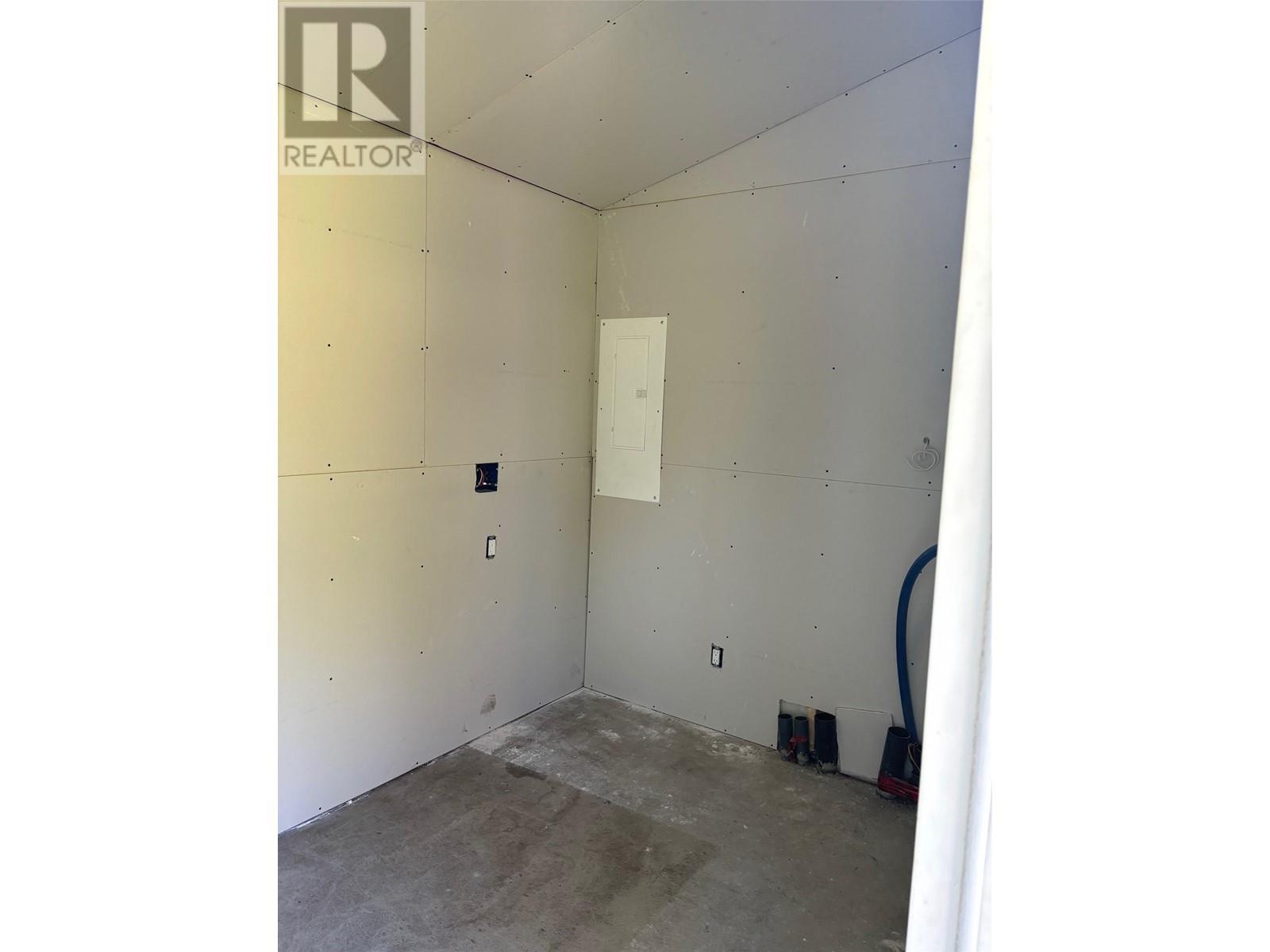 100 Cougar Court Property Photo 13