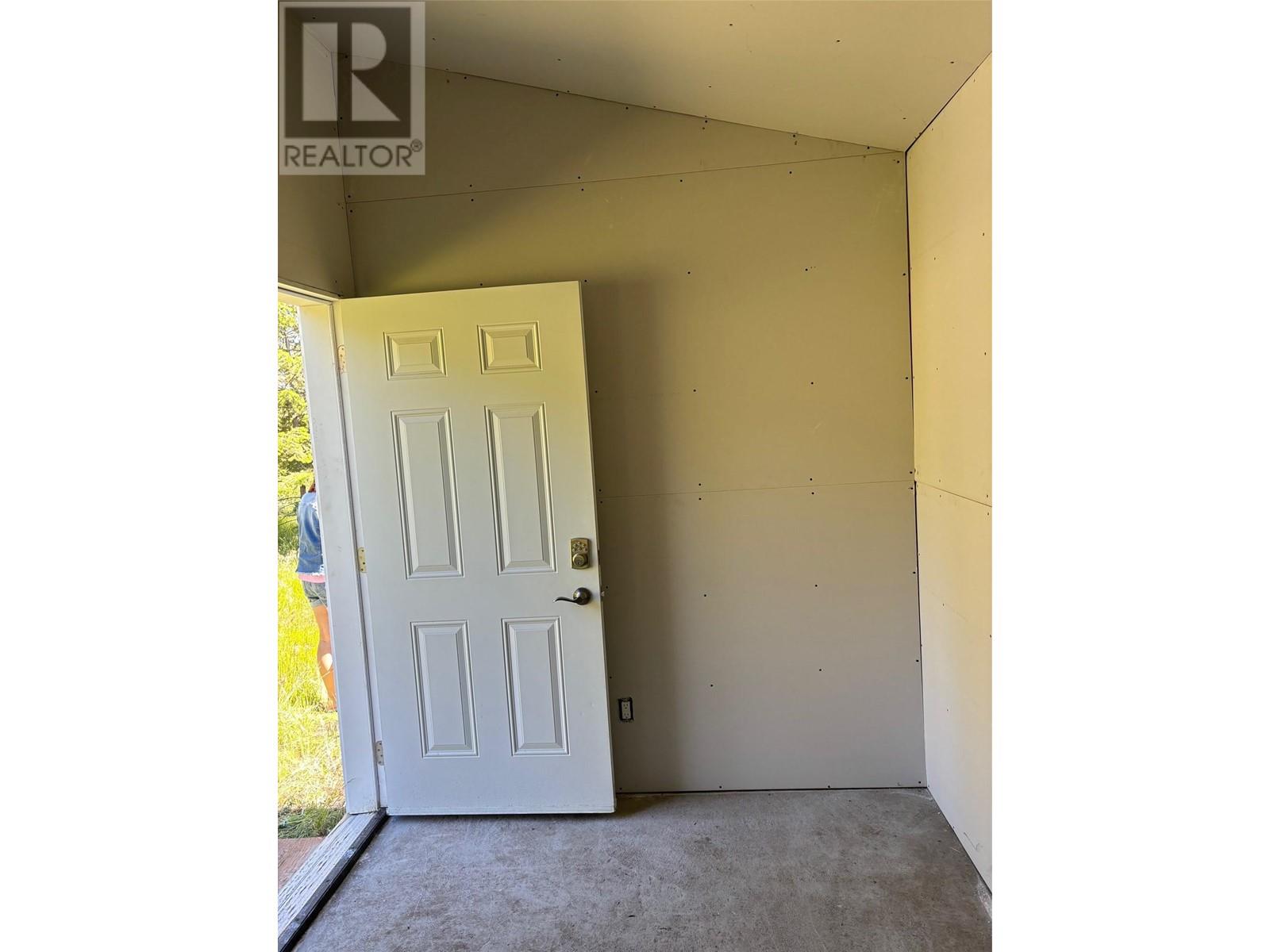 100 Cougar Court Property Photo 14
