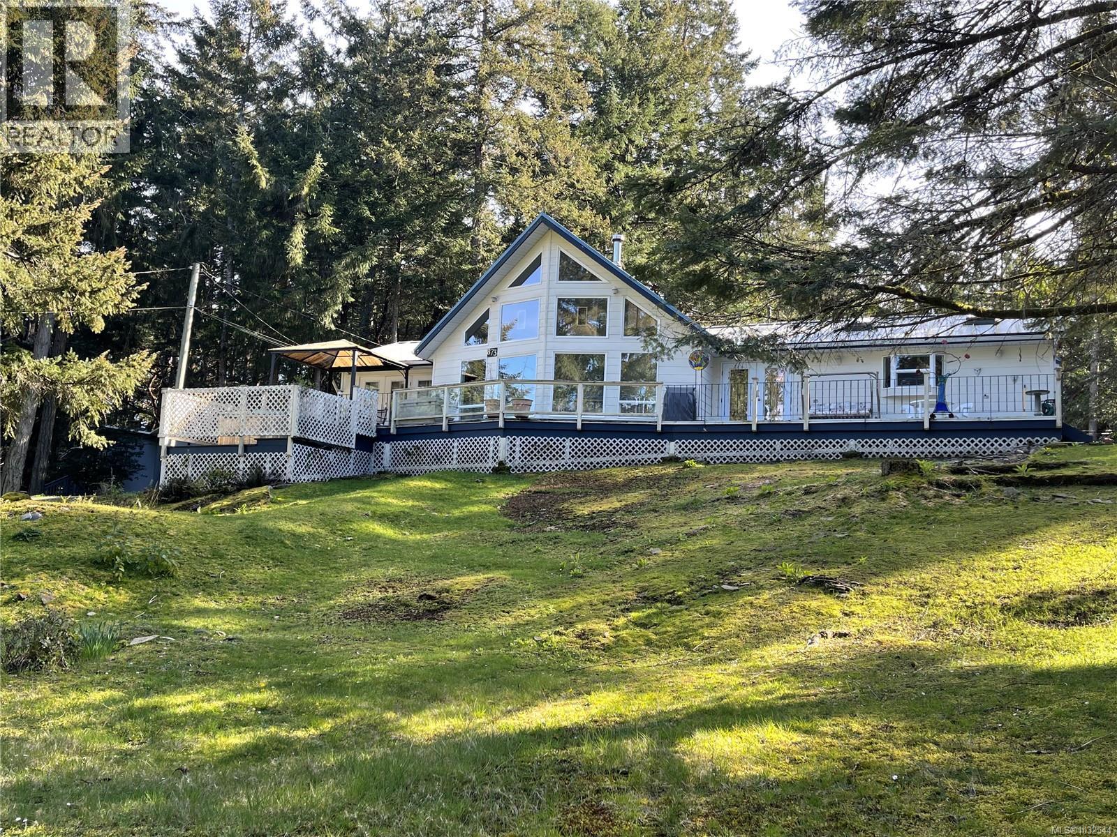 873 Driftwood Dr Property Photo 3