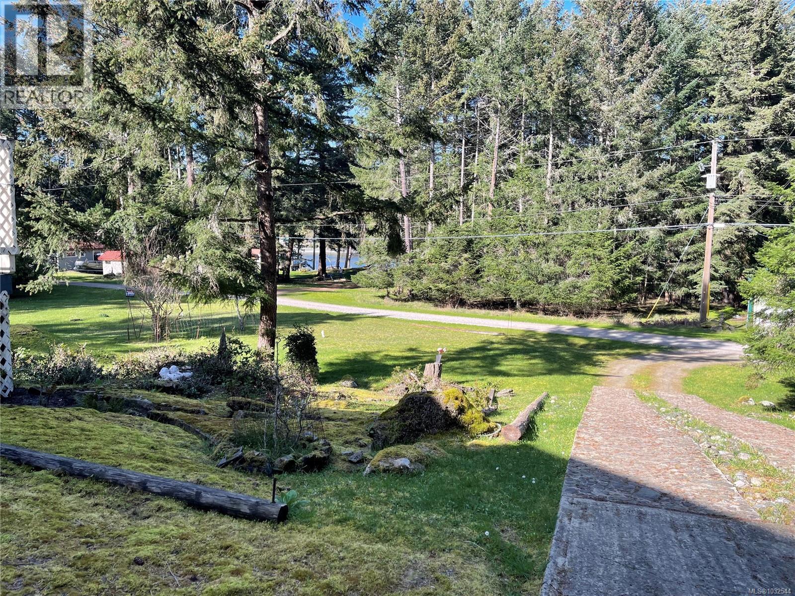 873 Driftwood Dr Property Photo 4