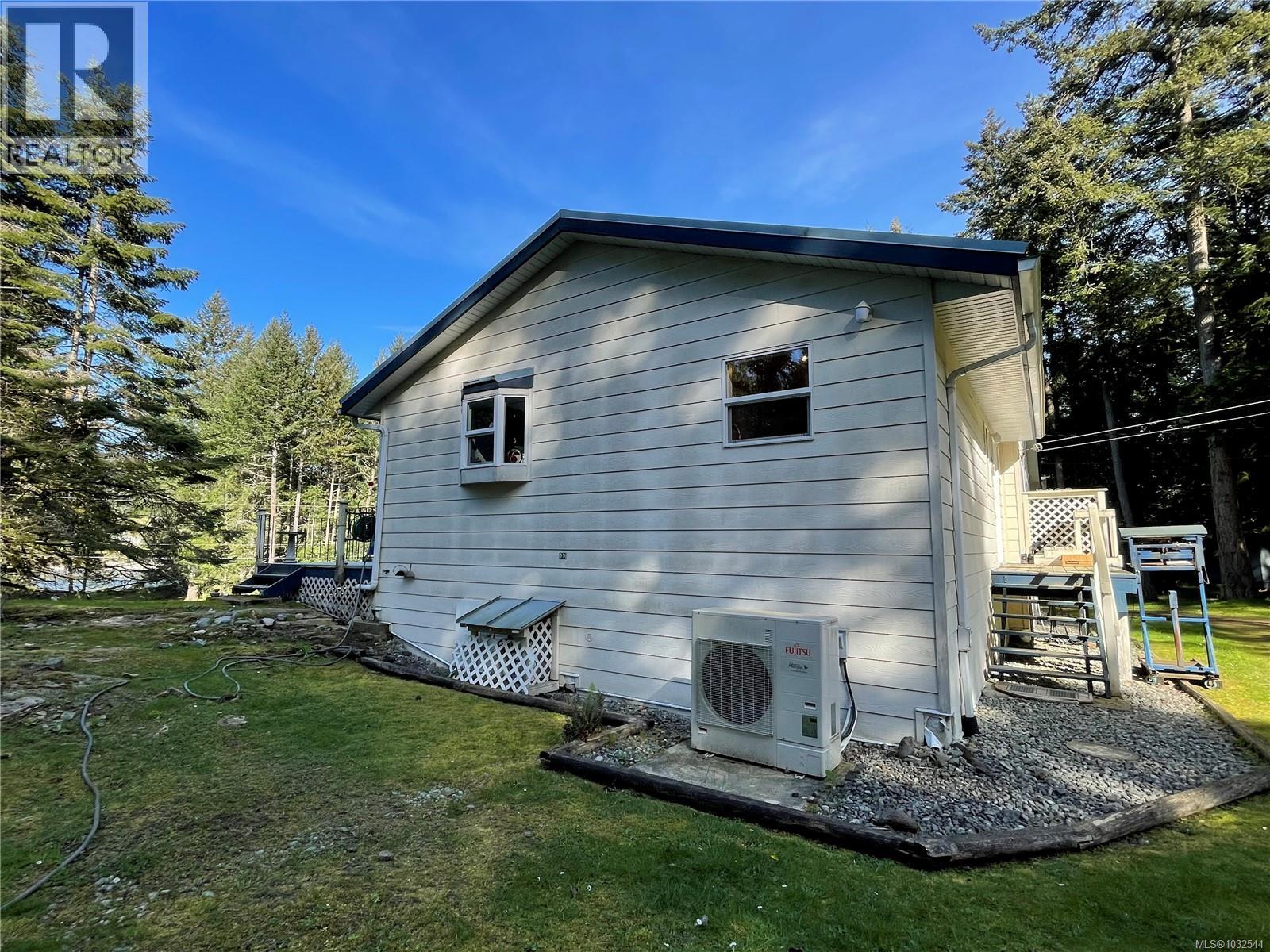 873 Driftwood Dr Property Photo 6