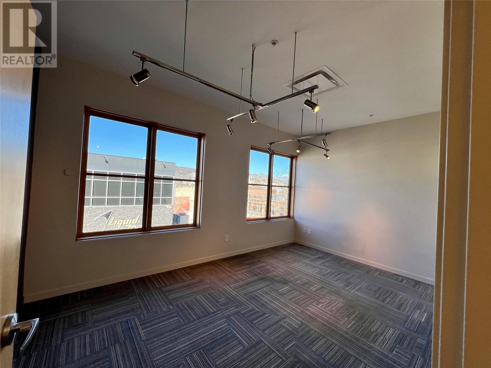 275 Lawrence Avenue Unit# 302 Property Photo 8