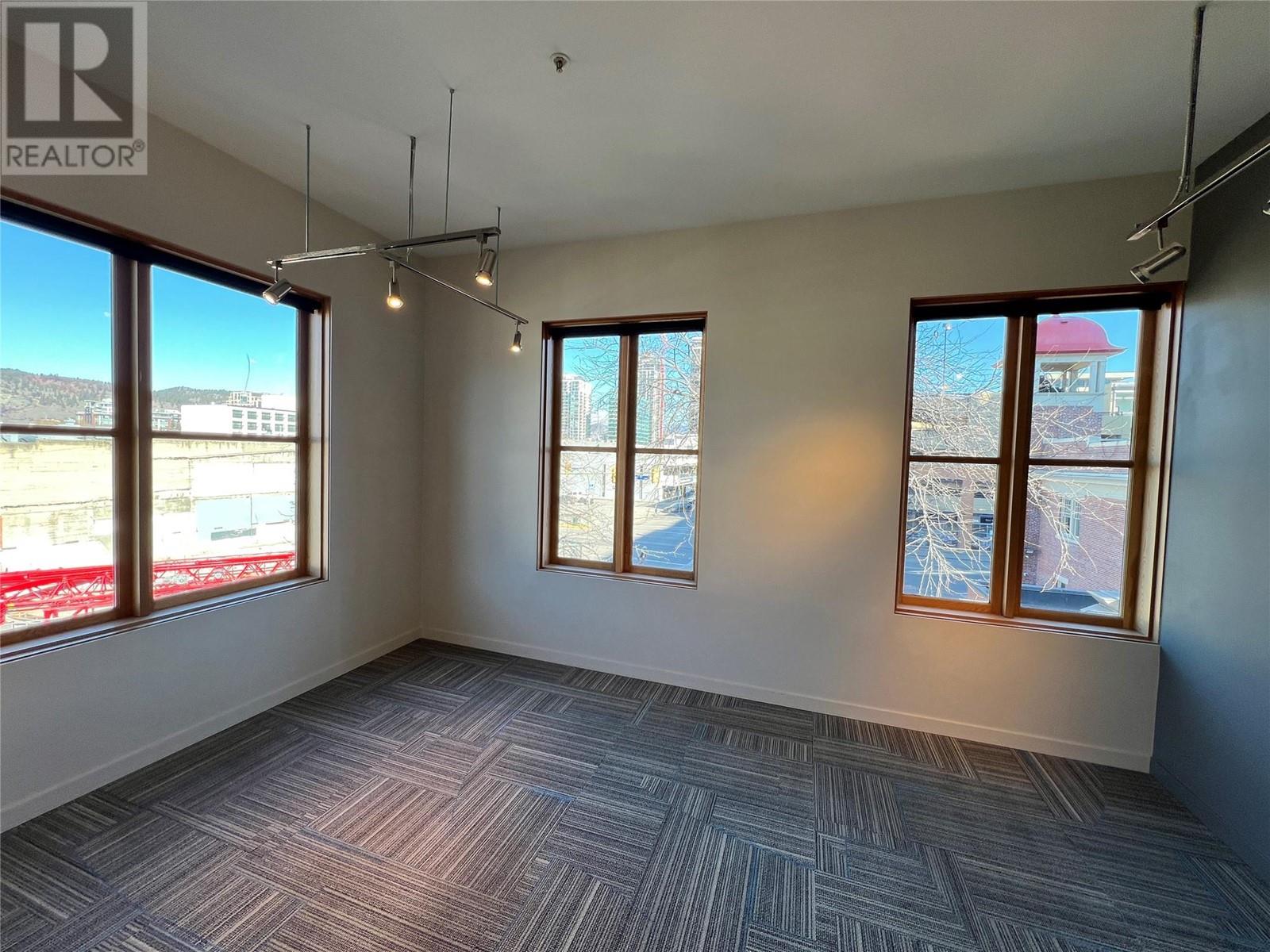 275 Lawrence Avenue Unit# 302 Property Photo 10