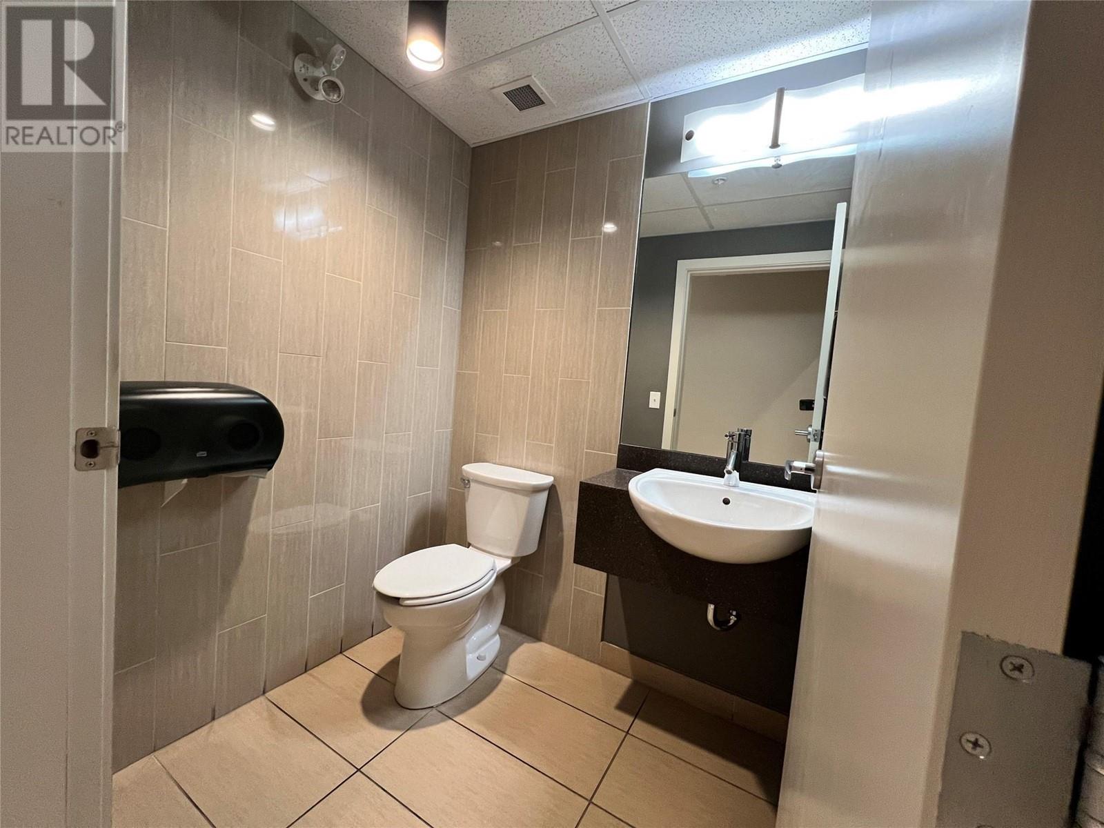 275 Lawrence Avenue Unit# 302 Property Photo 12