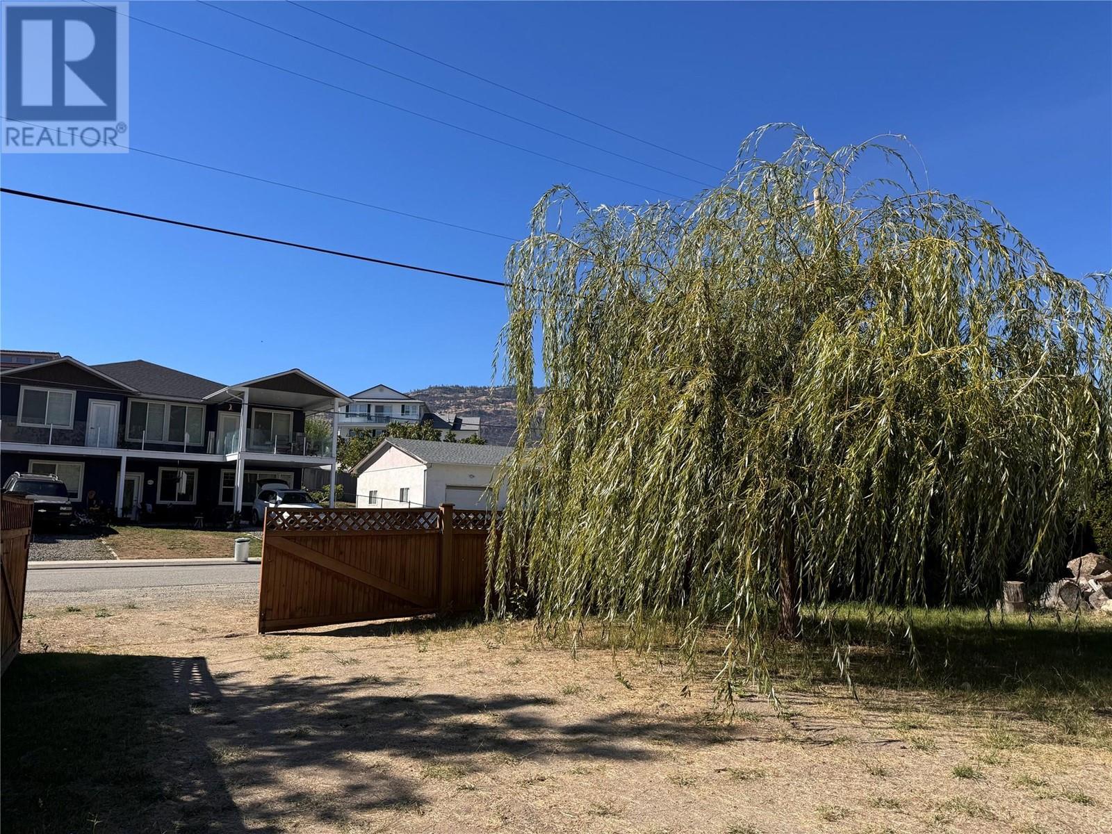 4025 Oleander Drive Property Photo 4