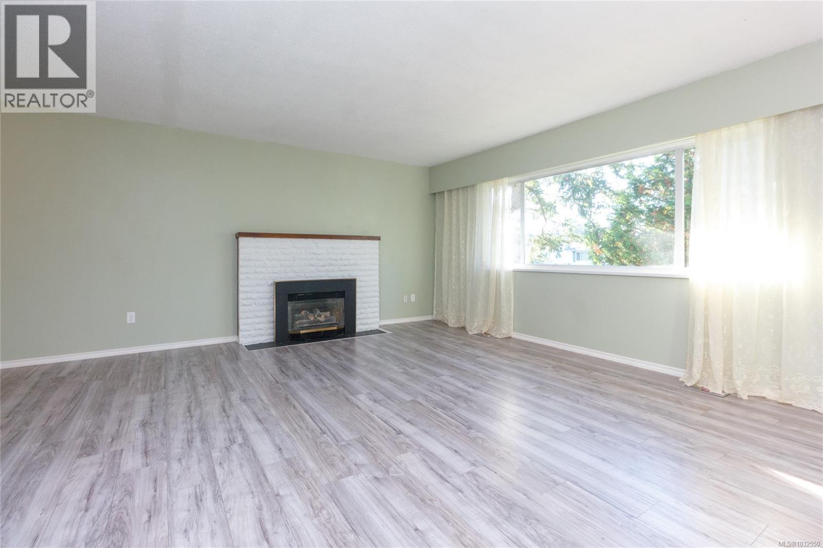 2254 Amherst Ave Property Photo 4