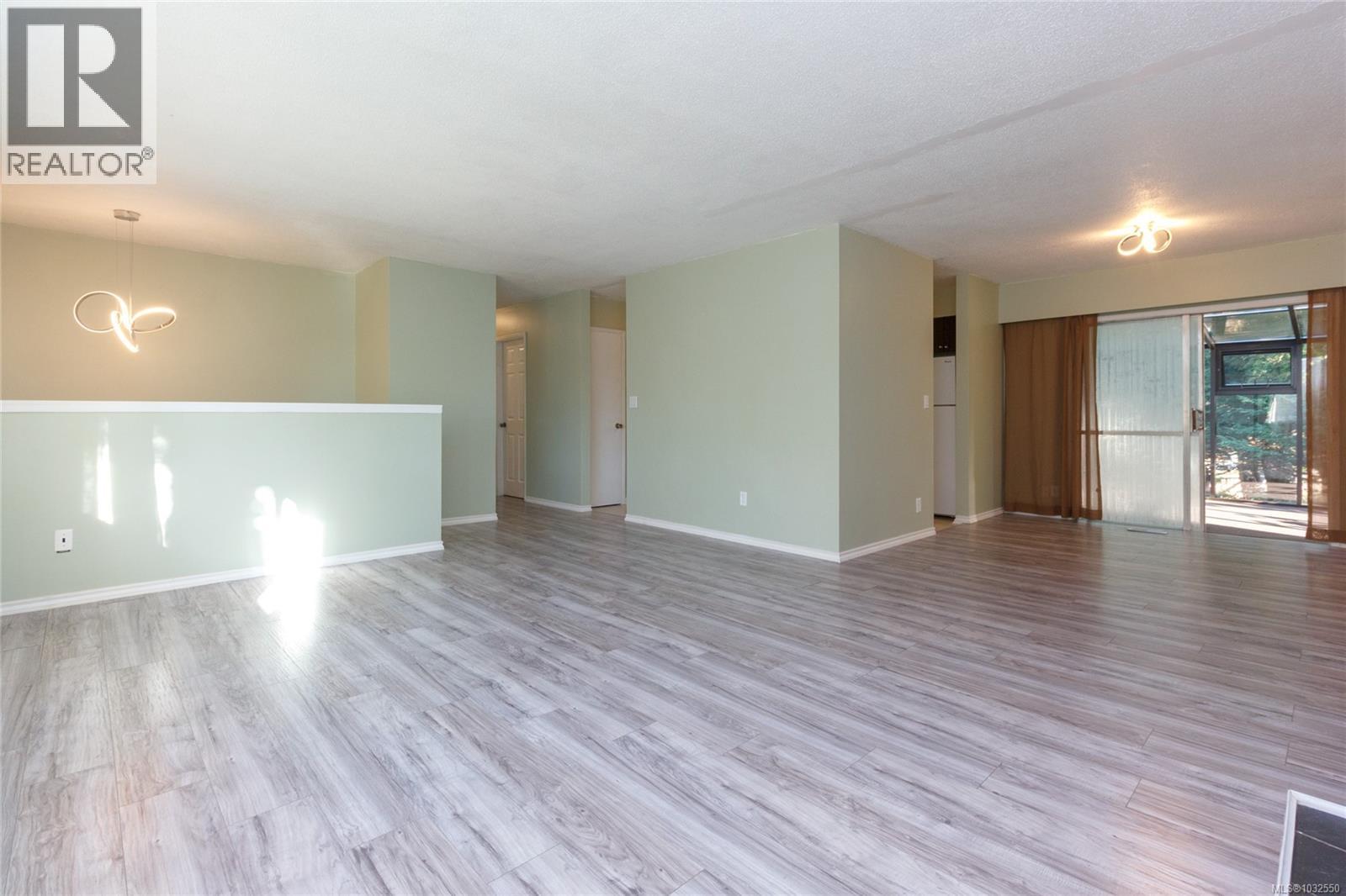 2254 Amherst Ave Property Photo 5