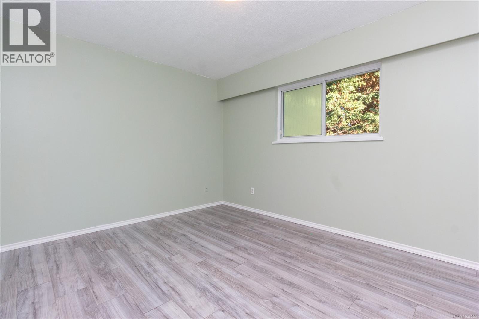 2254 Amherst Ave Property Photo 9