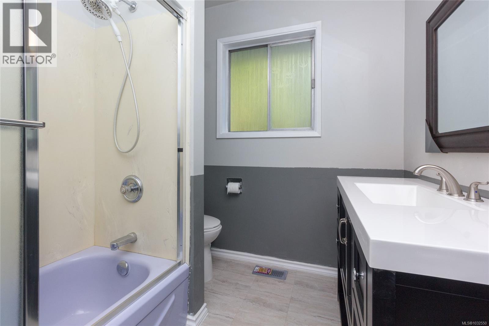 2254 Amherst Ave Property Photo 10