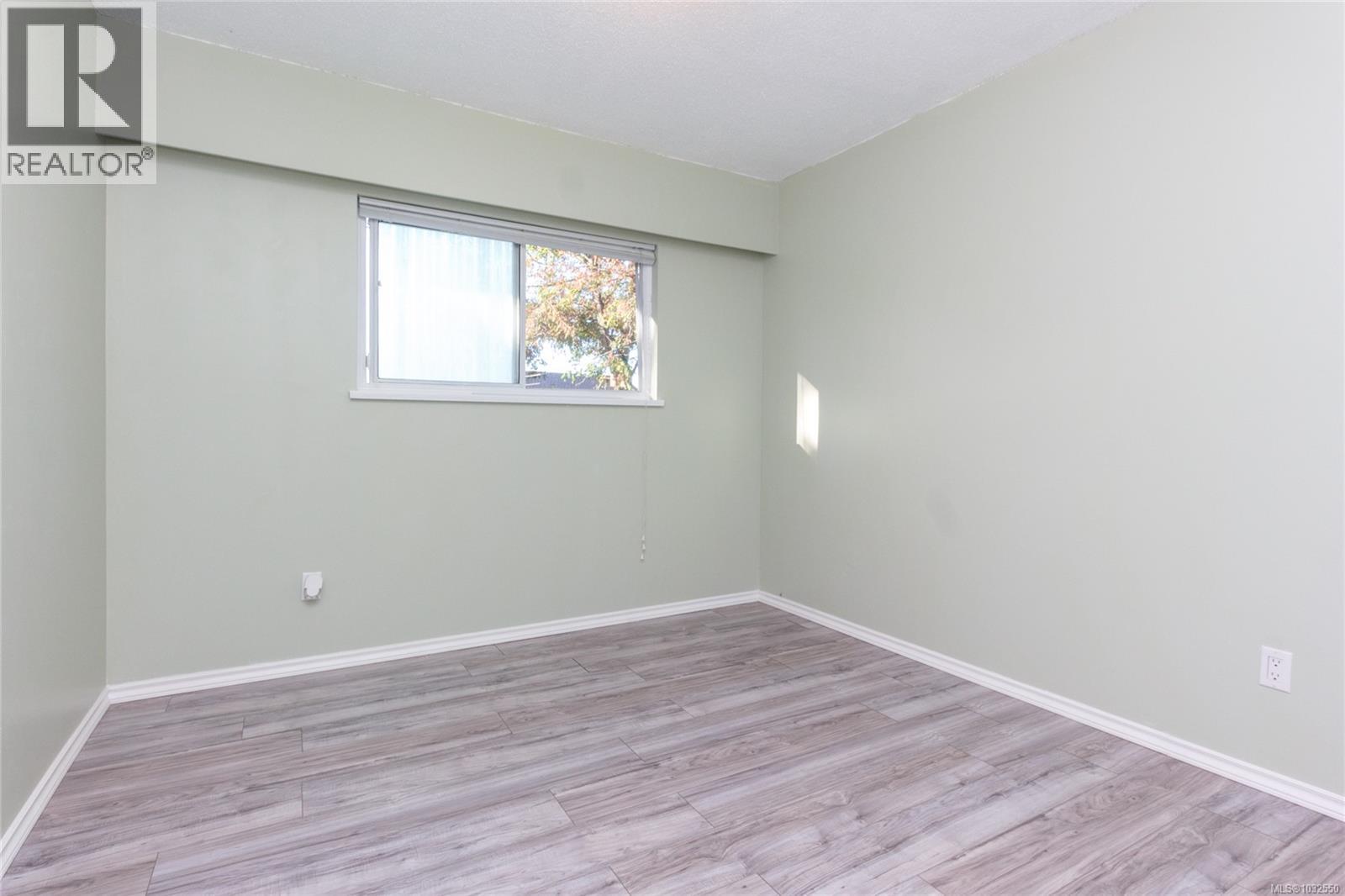 2254 Amherst Ave Property Photo 11