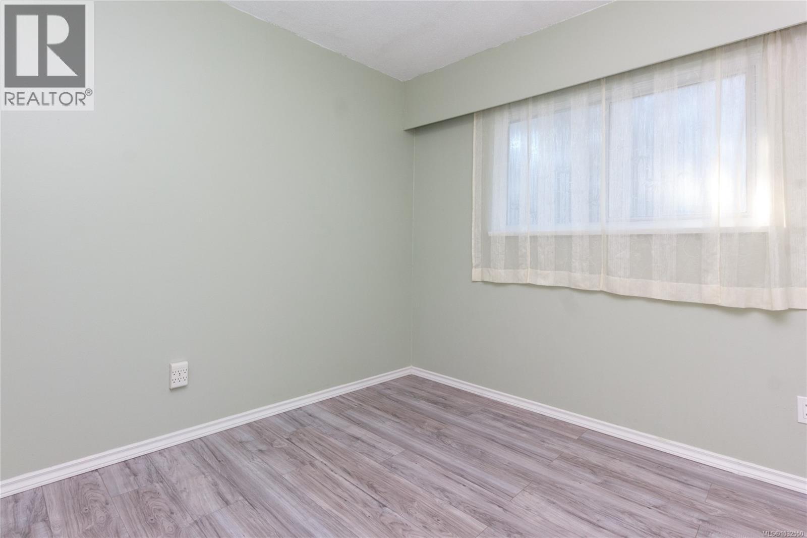 2254 Amherst Ave Property Photo 12